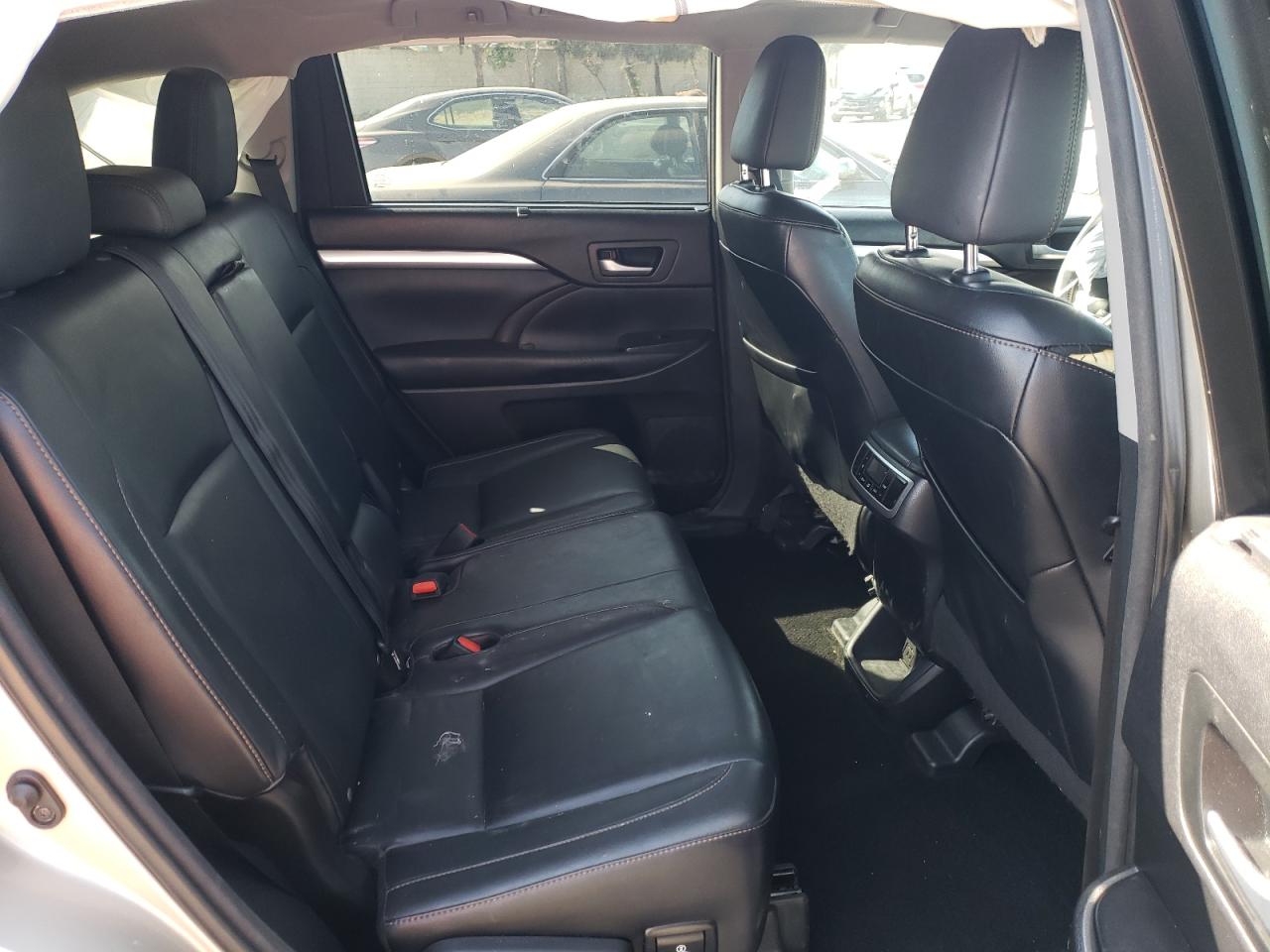 2016 Toyota Highlander Xle VIN: 5TDKKRFH1GS136228 Lot: 63485914