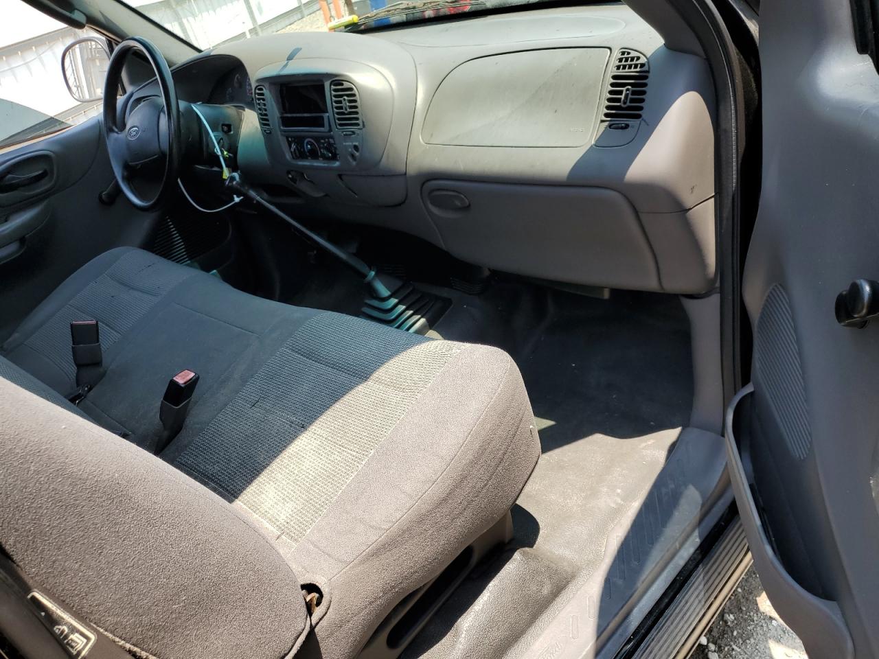 2002 Ford F150 VIN: 2FTRF17262CA88390 Lot: 62922394