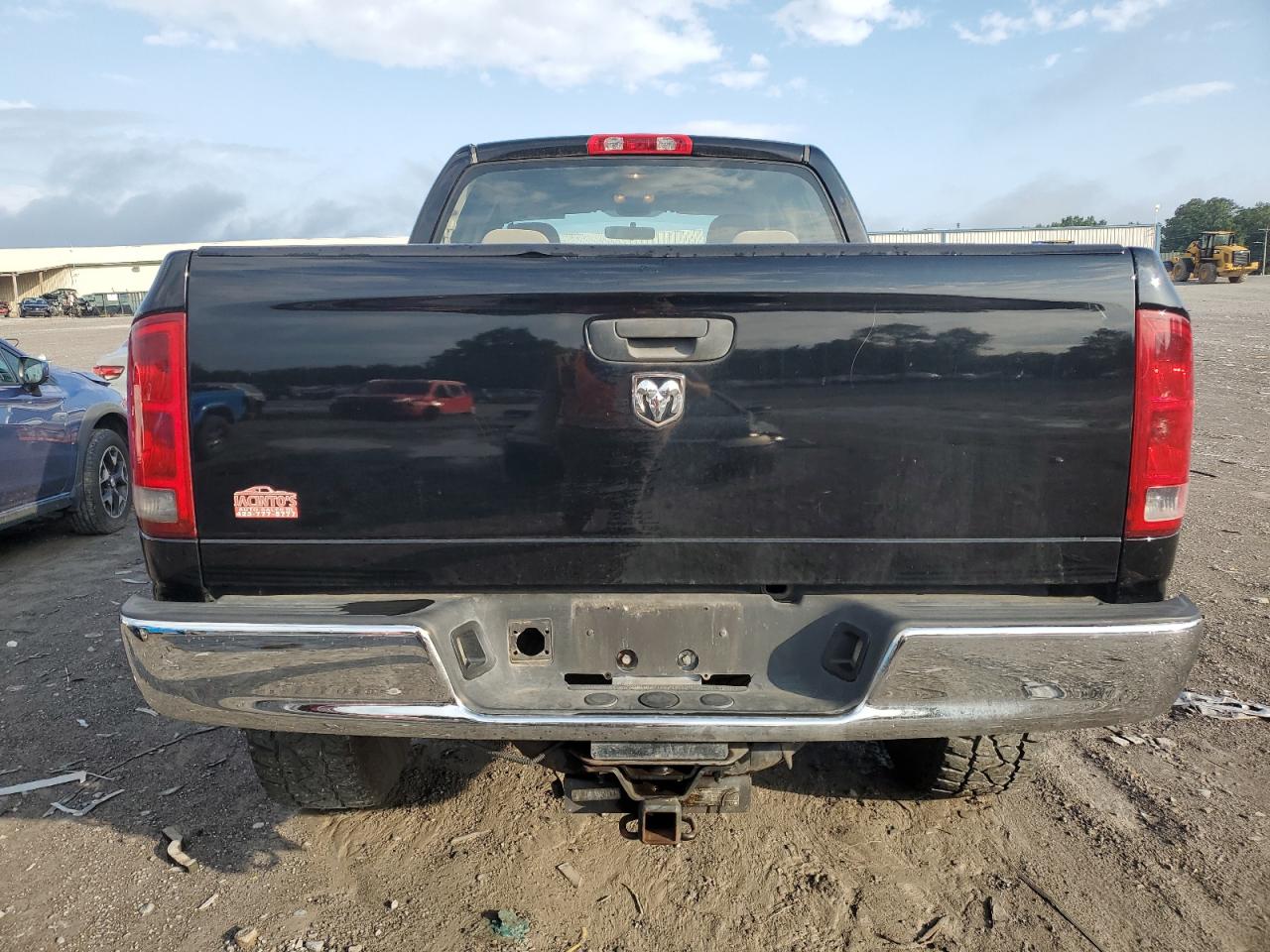 2005 Dodge Ram 1500 St VIN: 1D7HU18D25S137897 Lot: 65008184