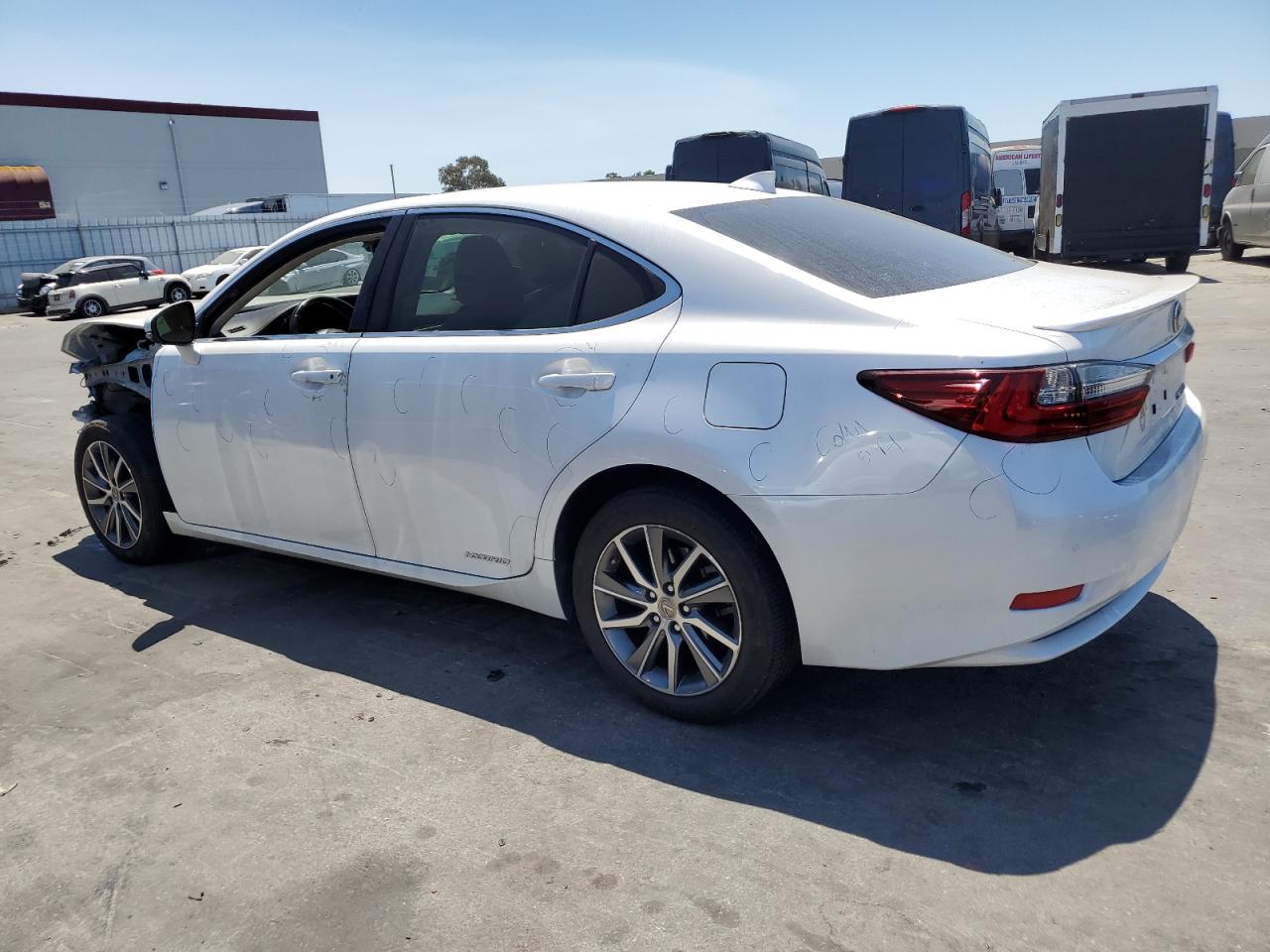 JTHBW1GG6G2107583 2016 LEXUS ES - Image 2