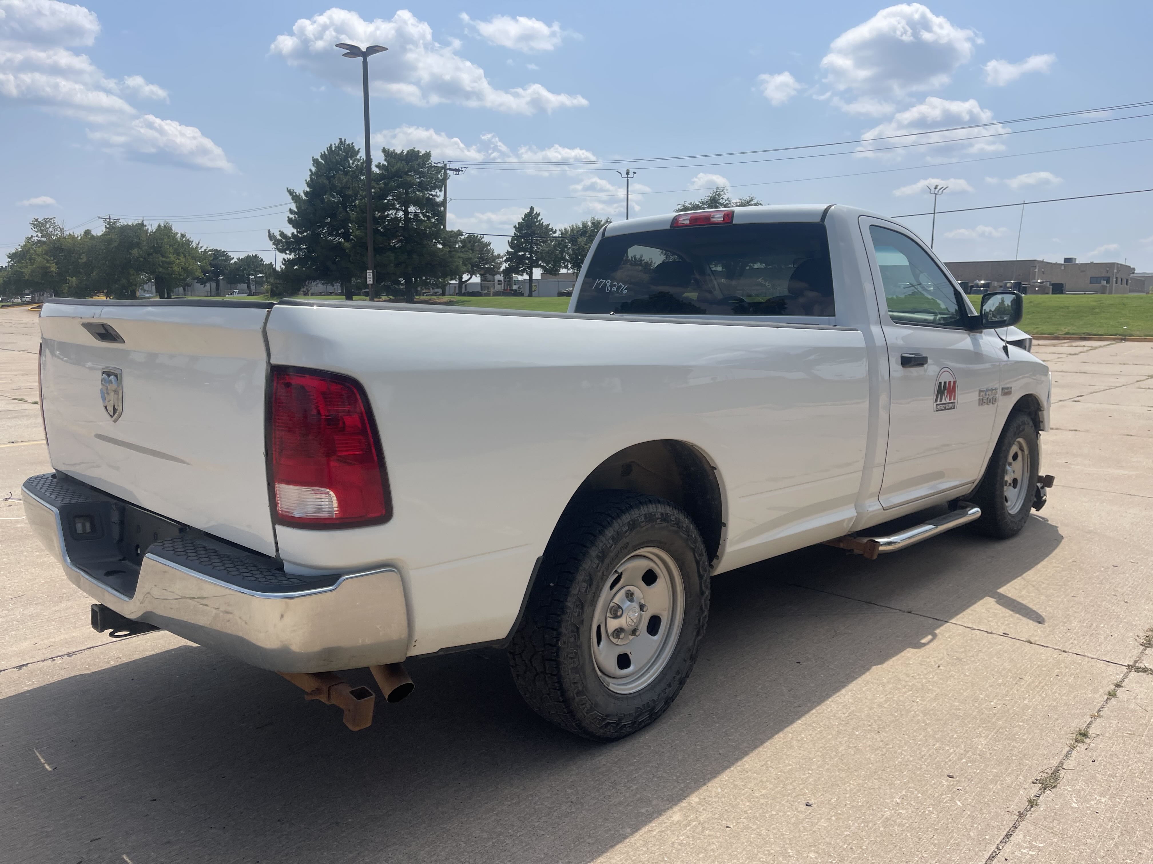 2017 Ram 1500 St vin: 3C6JR6DT2HG704460