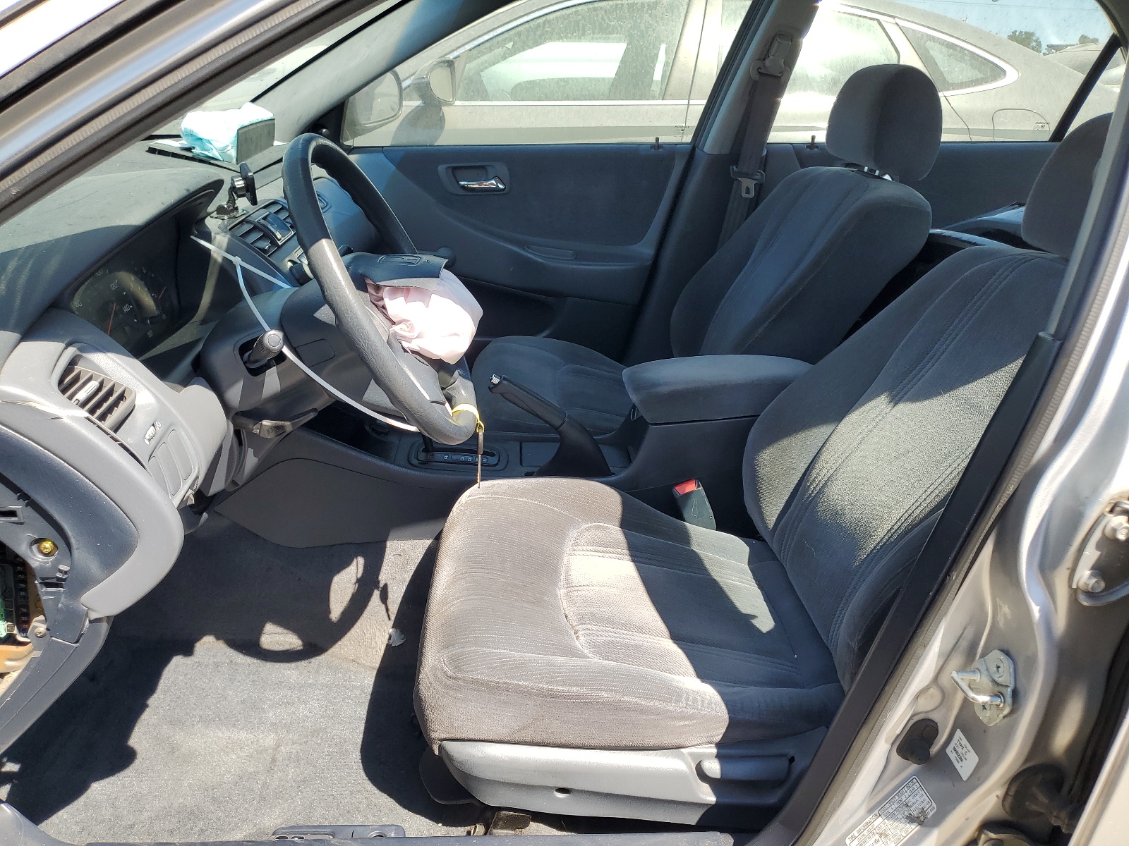 1HGCF8642YA131846 2000 Honda Accord Dx