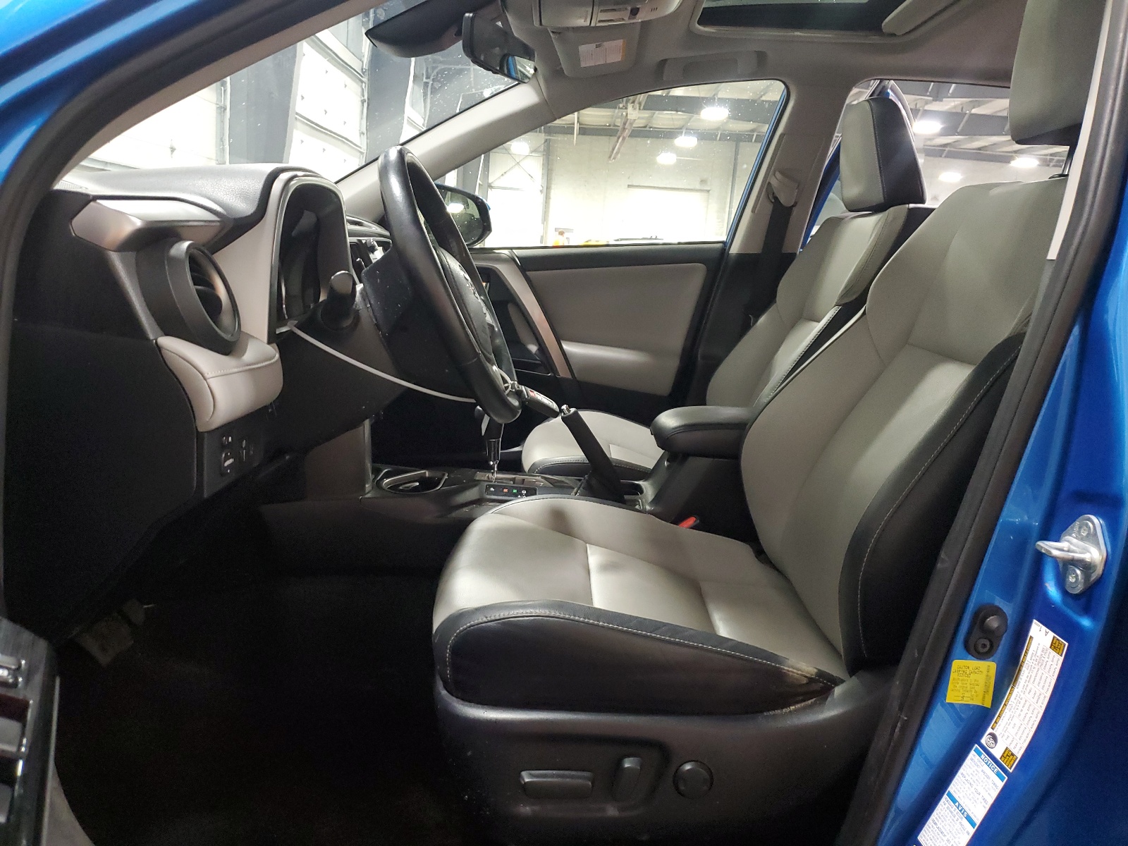 JTMDFREVXJJ719681 2018 Toyota Rav4 Limited