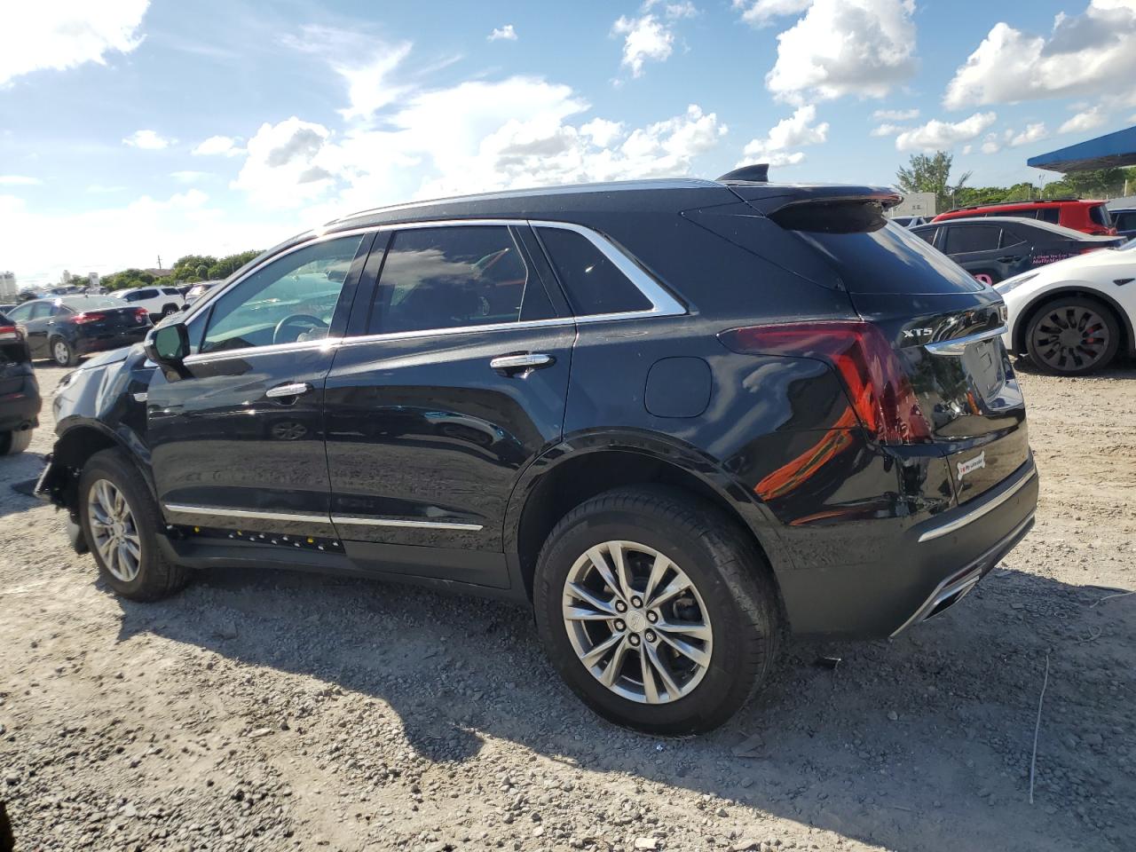 1GYKNCRS8LZ235787 Cadillac XT5 PREMIU 2