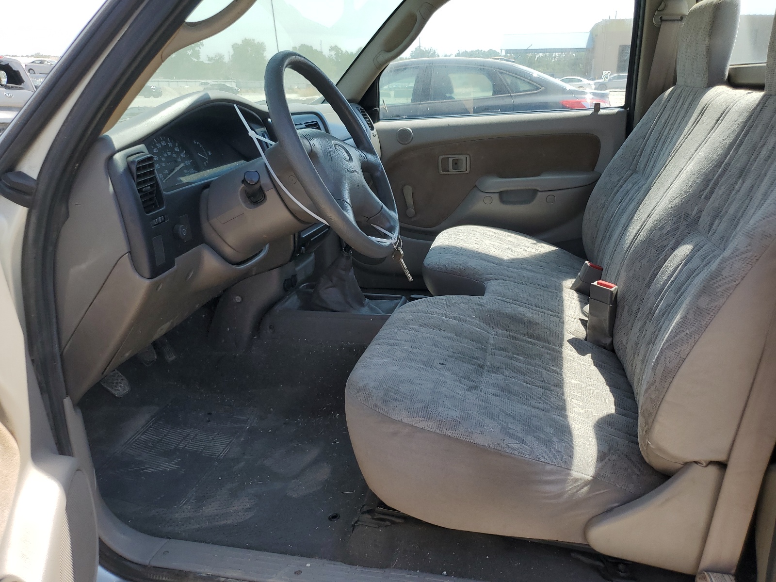 5TENL42N42Z002897 2002 Toyota Tacoma