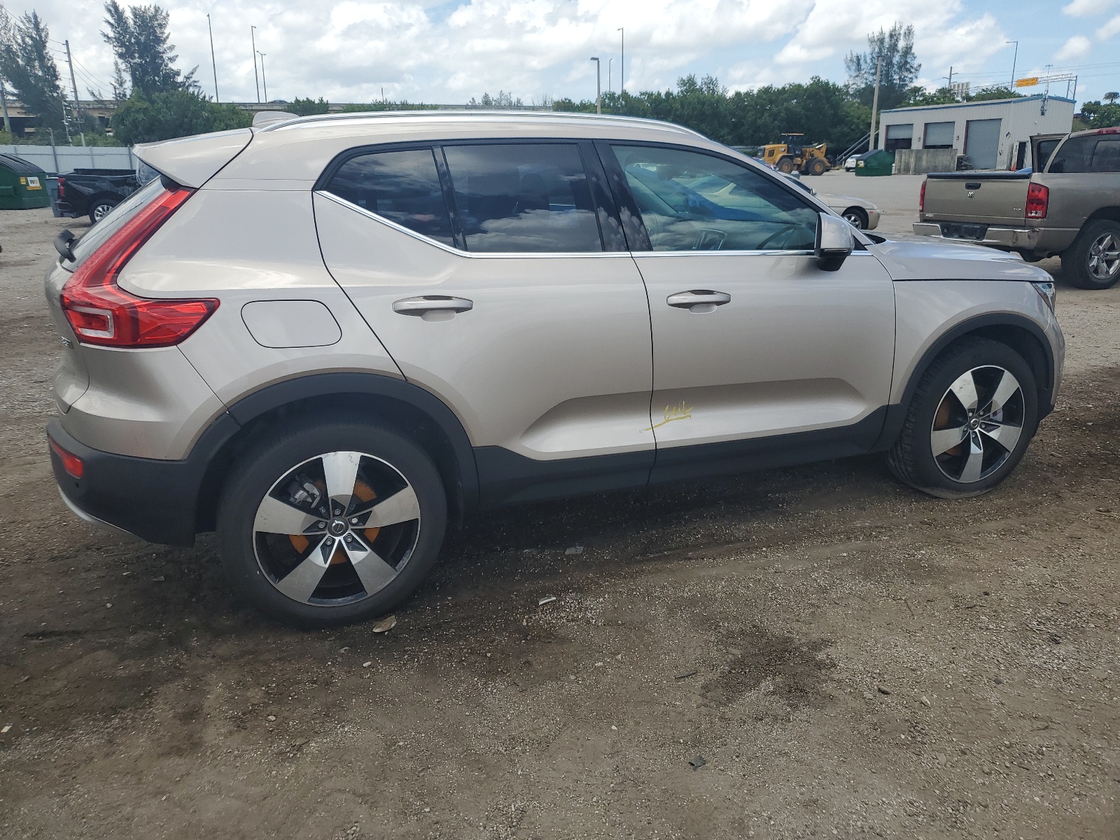 YV4L12UF4P2938678 2023 Volvo Xc40 Ultimate