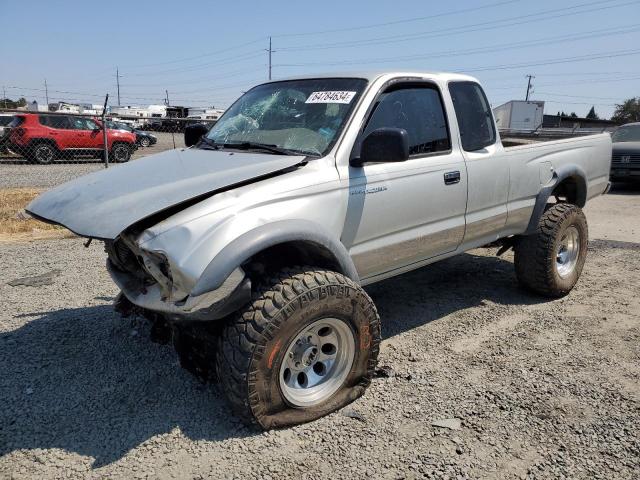 2001 Toyota Tacoma Xtracab zu verkaufen in Eugene, OR - Front End