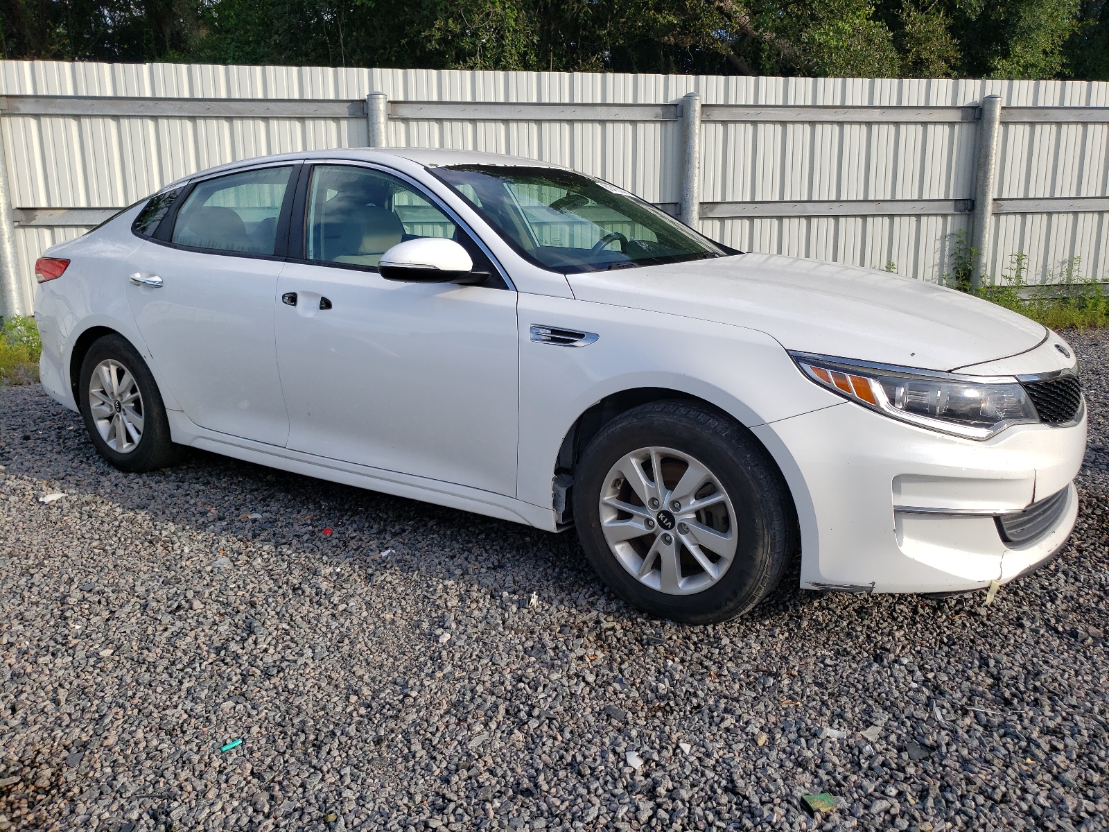 2016 Kia Optima Lx vin: 5XXGT4L33GG038611