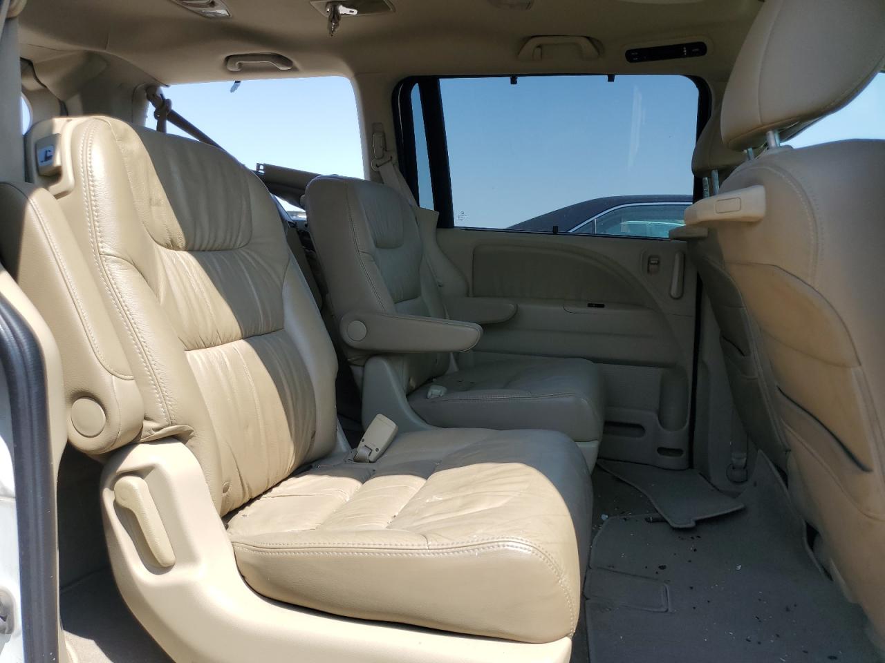2010 Honda Odyssey - Image 11