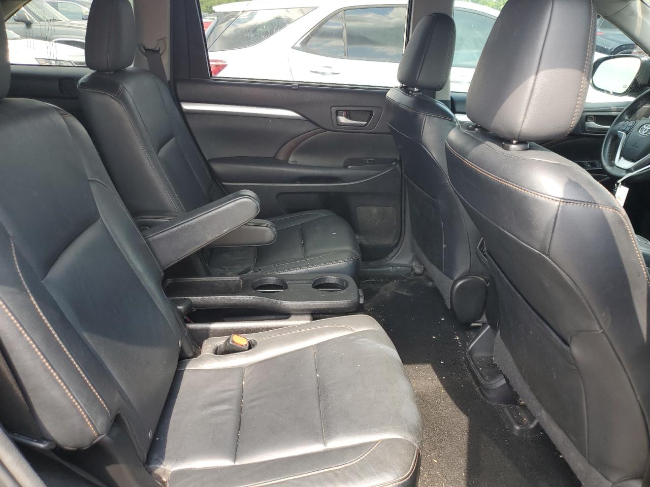 2014 Toyota Highlander Xle VIN: 5TDJKRFH8ES059477 Lot: 63683204