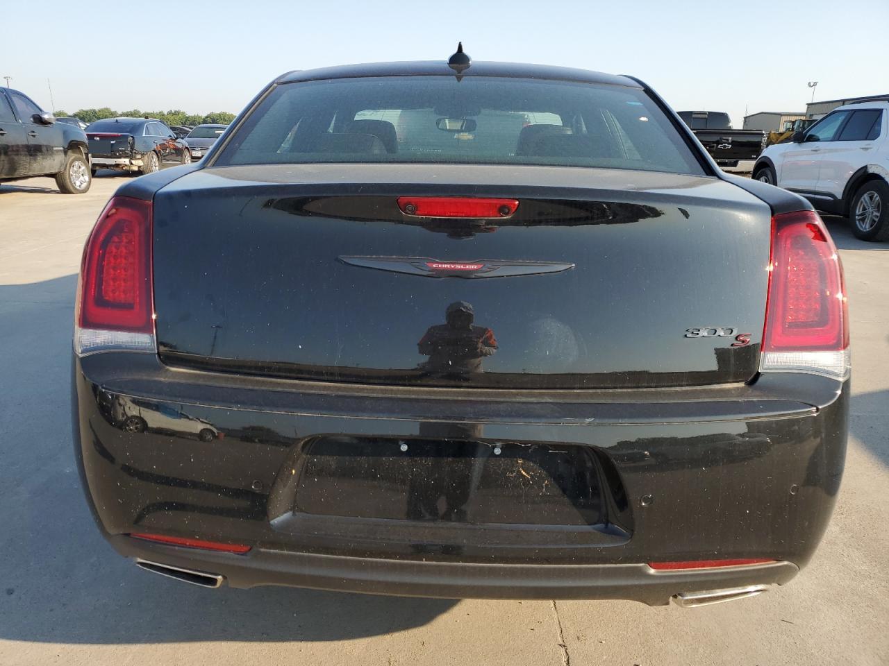 2023 Chrysler 300 S VIN: 2C3CCABG1PH677380 Lot: 62741584