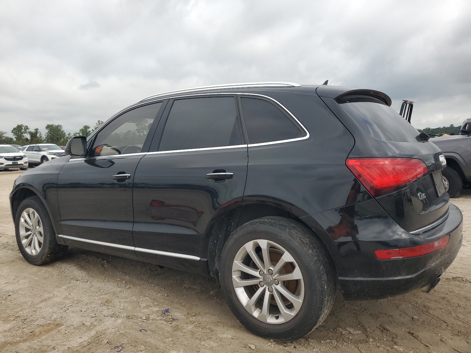 2016 Audi Q5 Premium vin: WA1C2AFP1GA013985