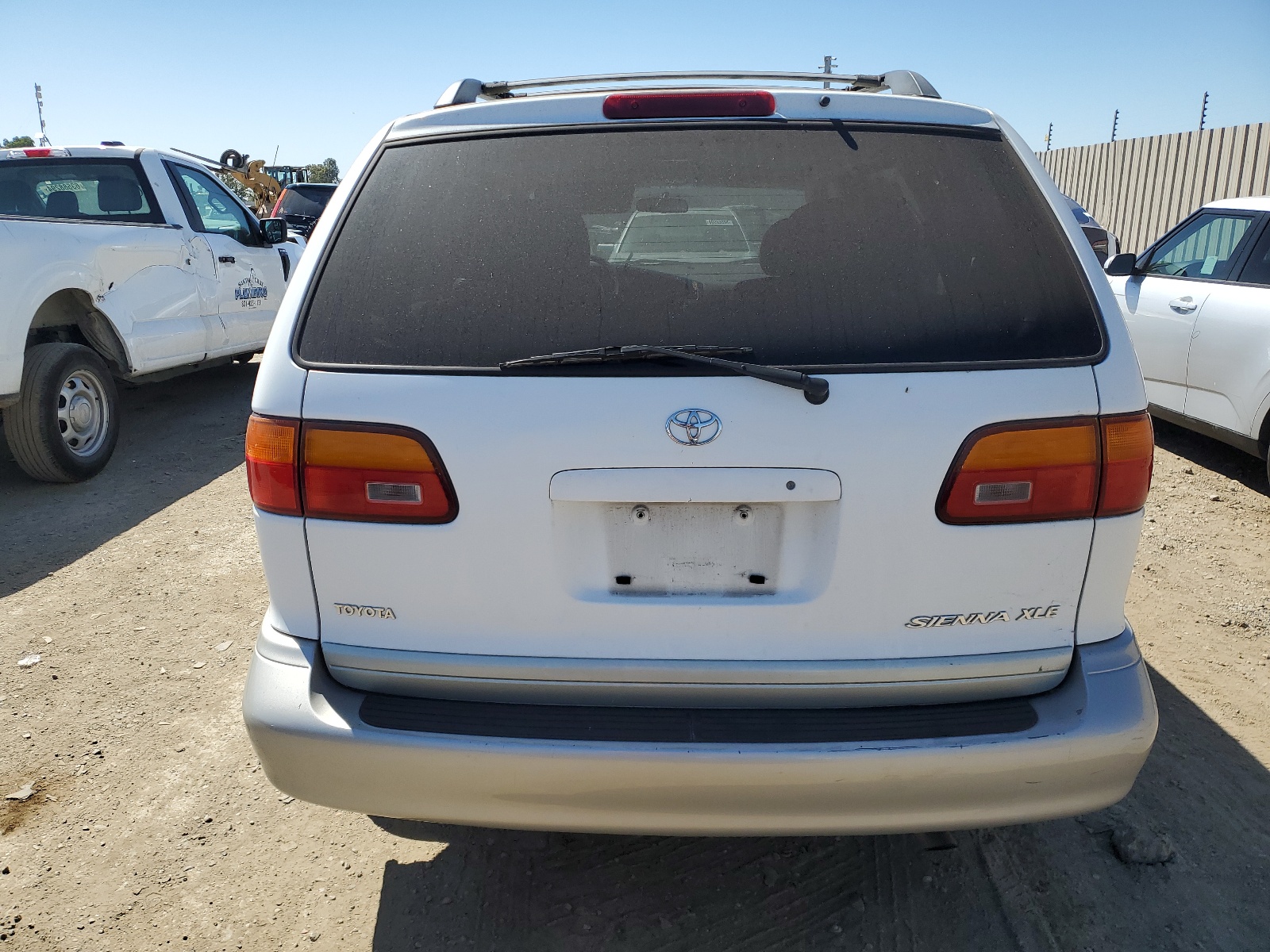 4T3ZF13C2YU261168 2000 Toyota Sienna Le