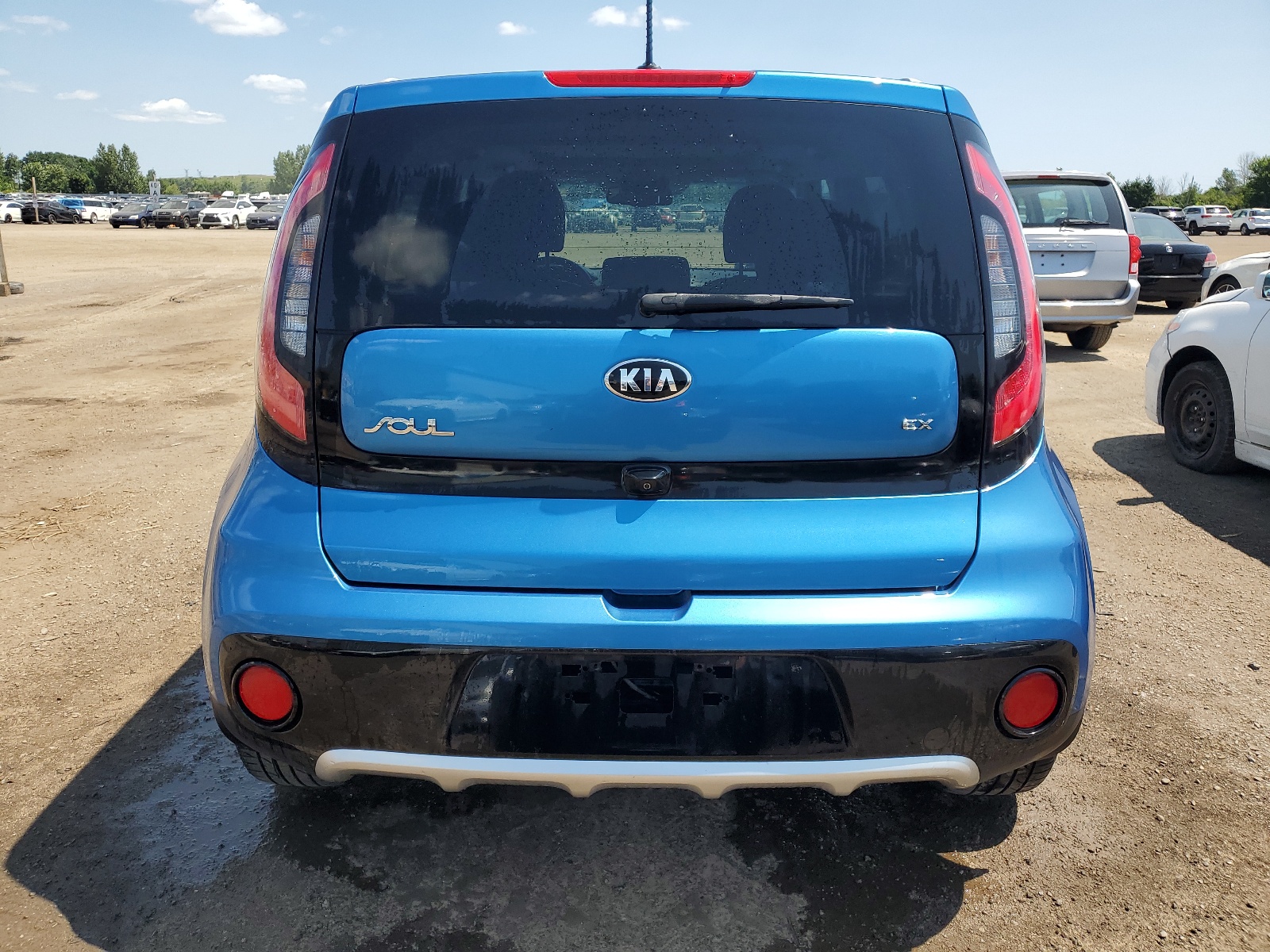 KNDJP3A53J7585063 2018 Kia Soul +