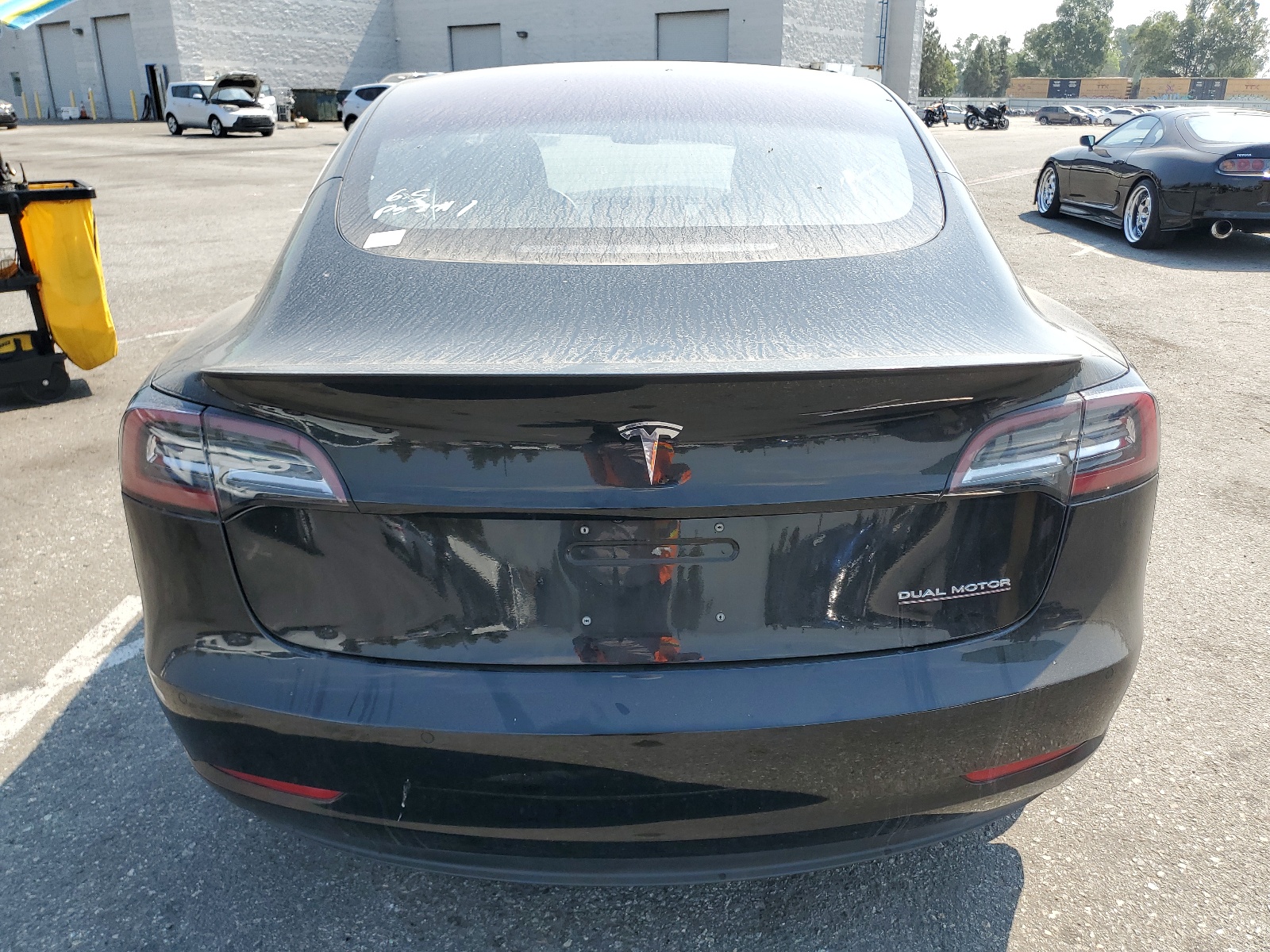 5YJ3E1EB8JF170866 2018 Tesla Model 3