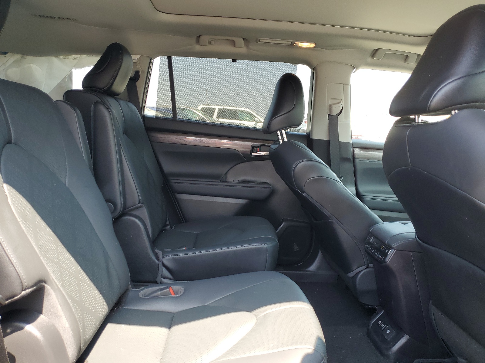 5TDFZRBH9MS149890 2021 Toyota Highlander Platinum