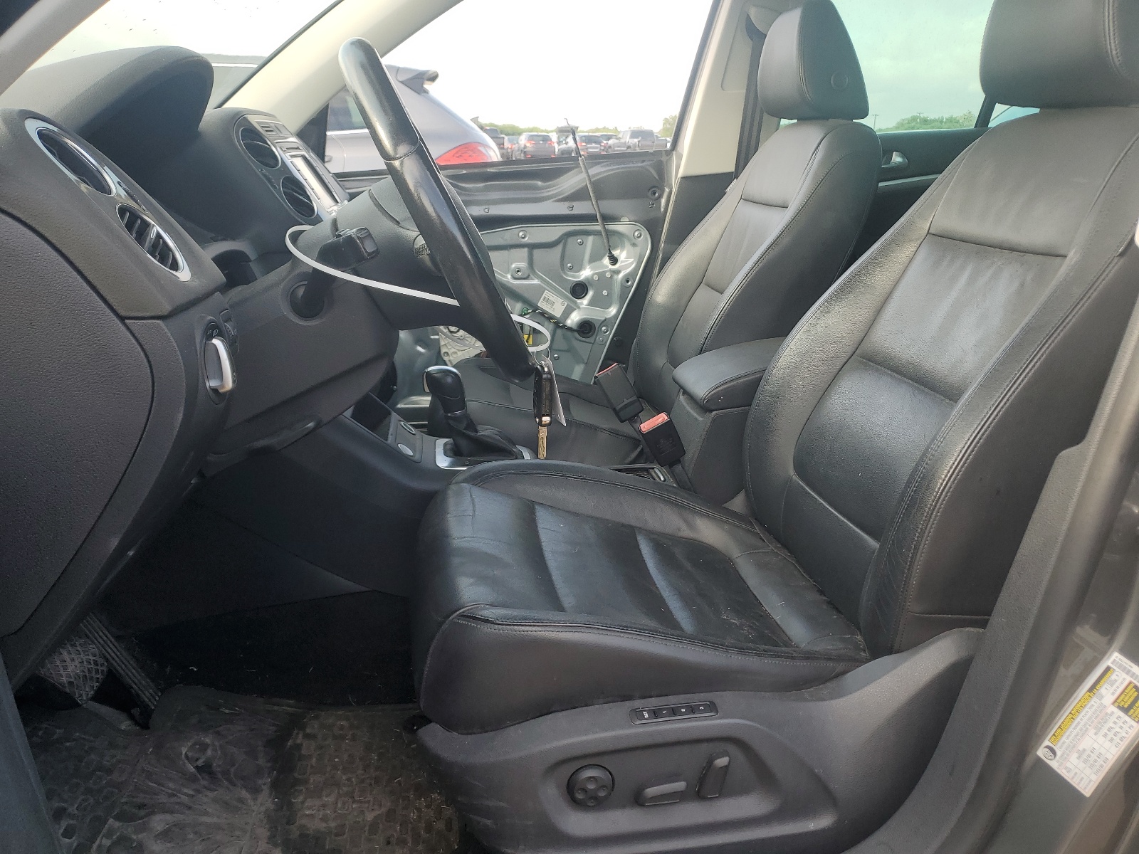 WVGAV7AX8CW100449 2012 Volkswagen Tiguan S