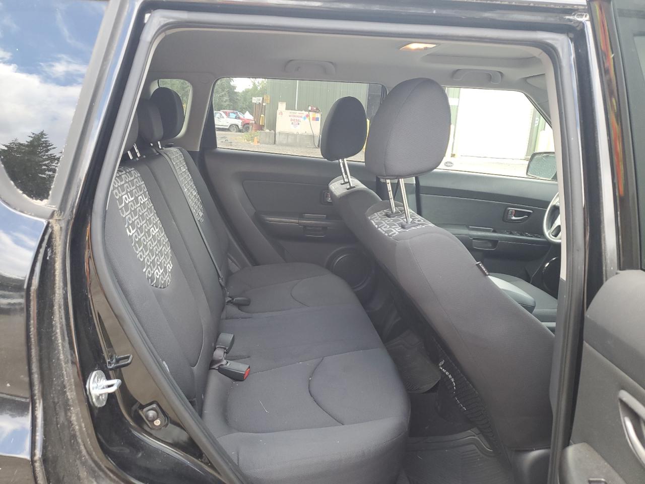 2011 Kia Soul + VIN: KNDJT2A27B7209981 Lot: 65561924