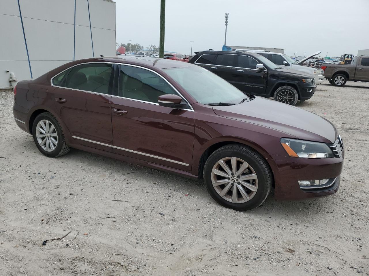 1VWCH7A38DC075604 2013 Volkswagen Passat Sel