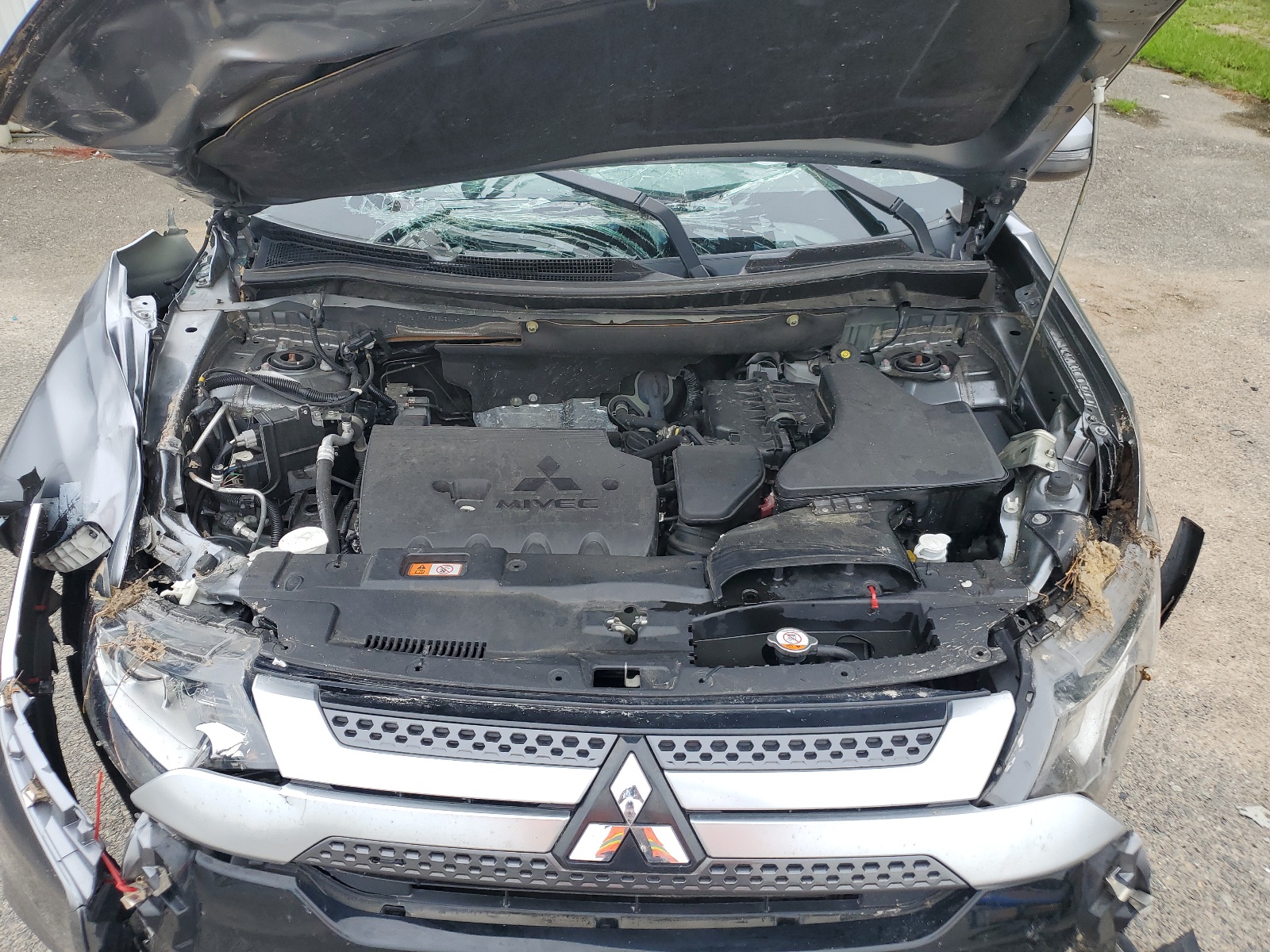 JA4AZ3A38LZ044214 2020 Mitsubishi Outlander Se