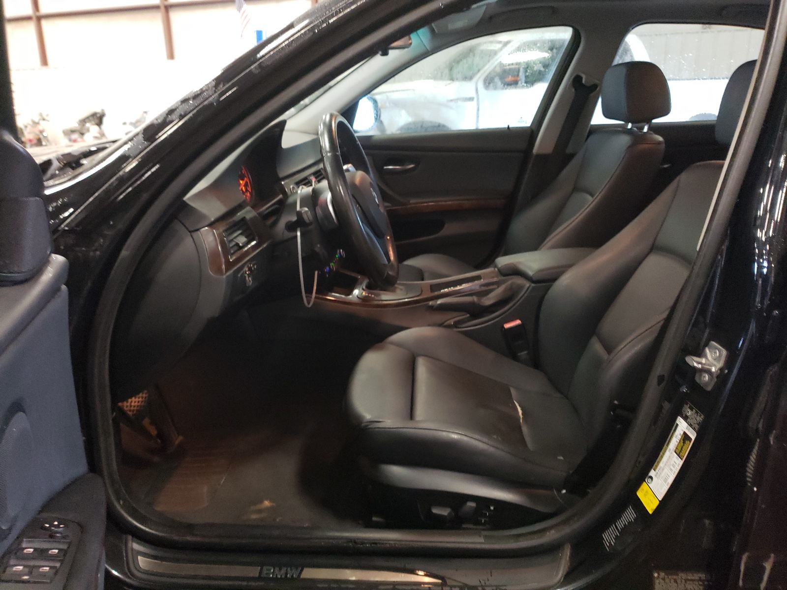 WBAPL33549A406477 2009 BMW 335 Xi