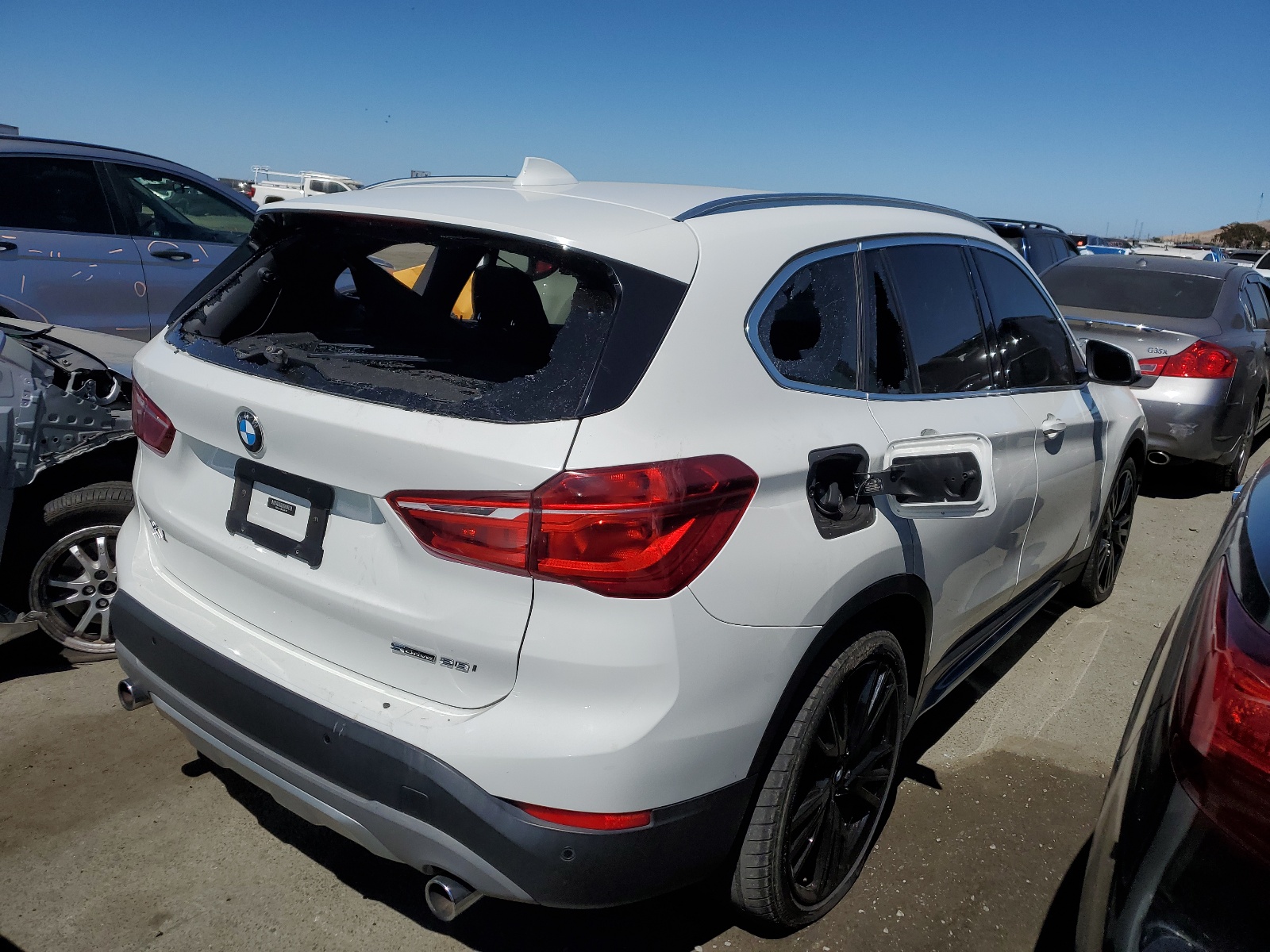 WBXHU7C38J5L09163 2018 BMW X1 Sdrive28I