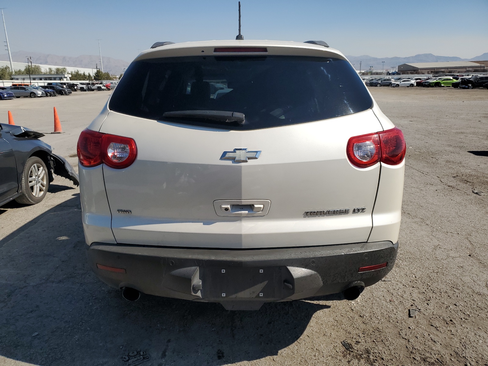 1GNKVLED2BJ309657 2011 Chevrolet Traverse Ltz