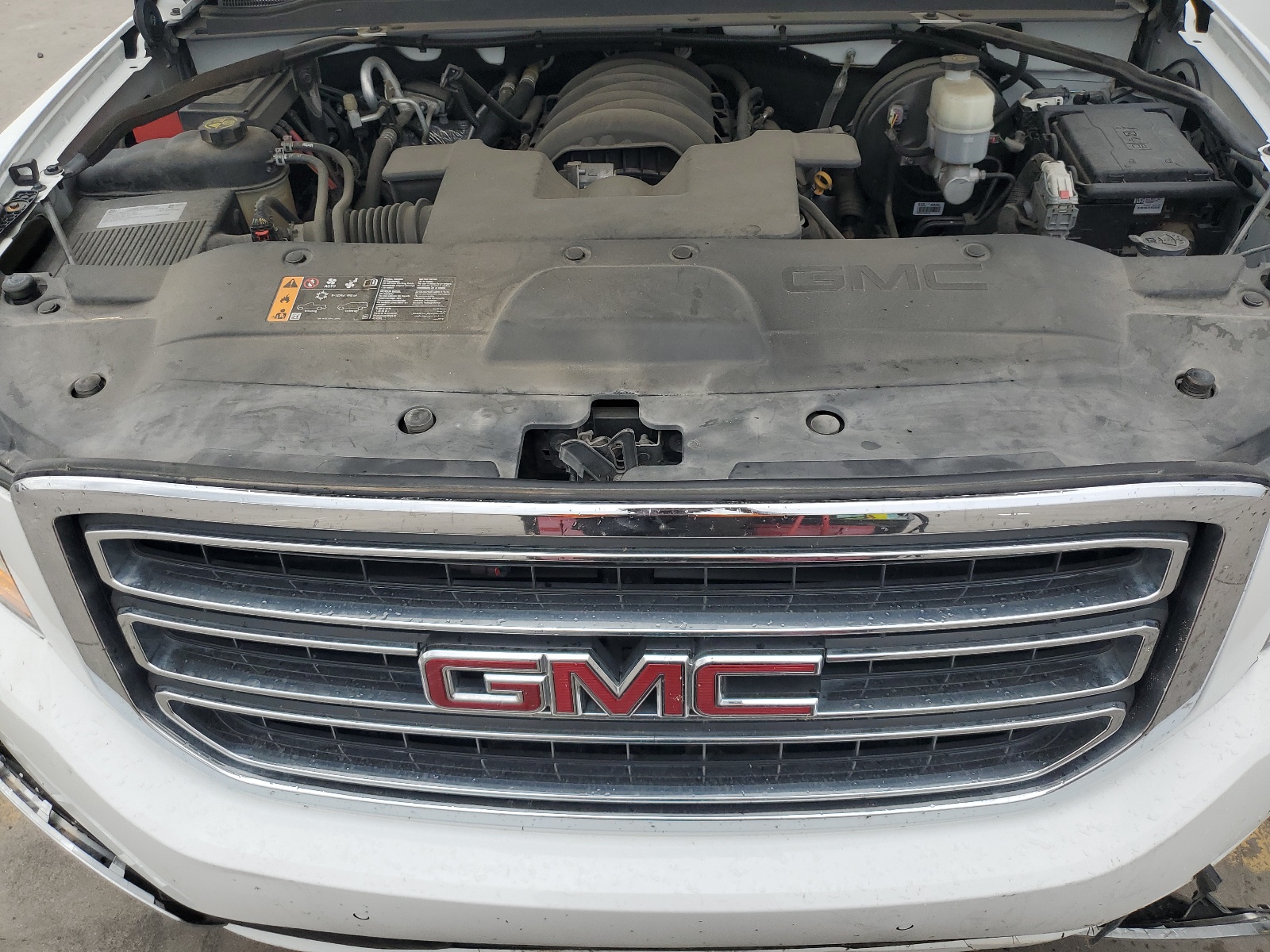 1GKS1GKC5JR385580 2018 GMC Yukon Xl C1500 Slt