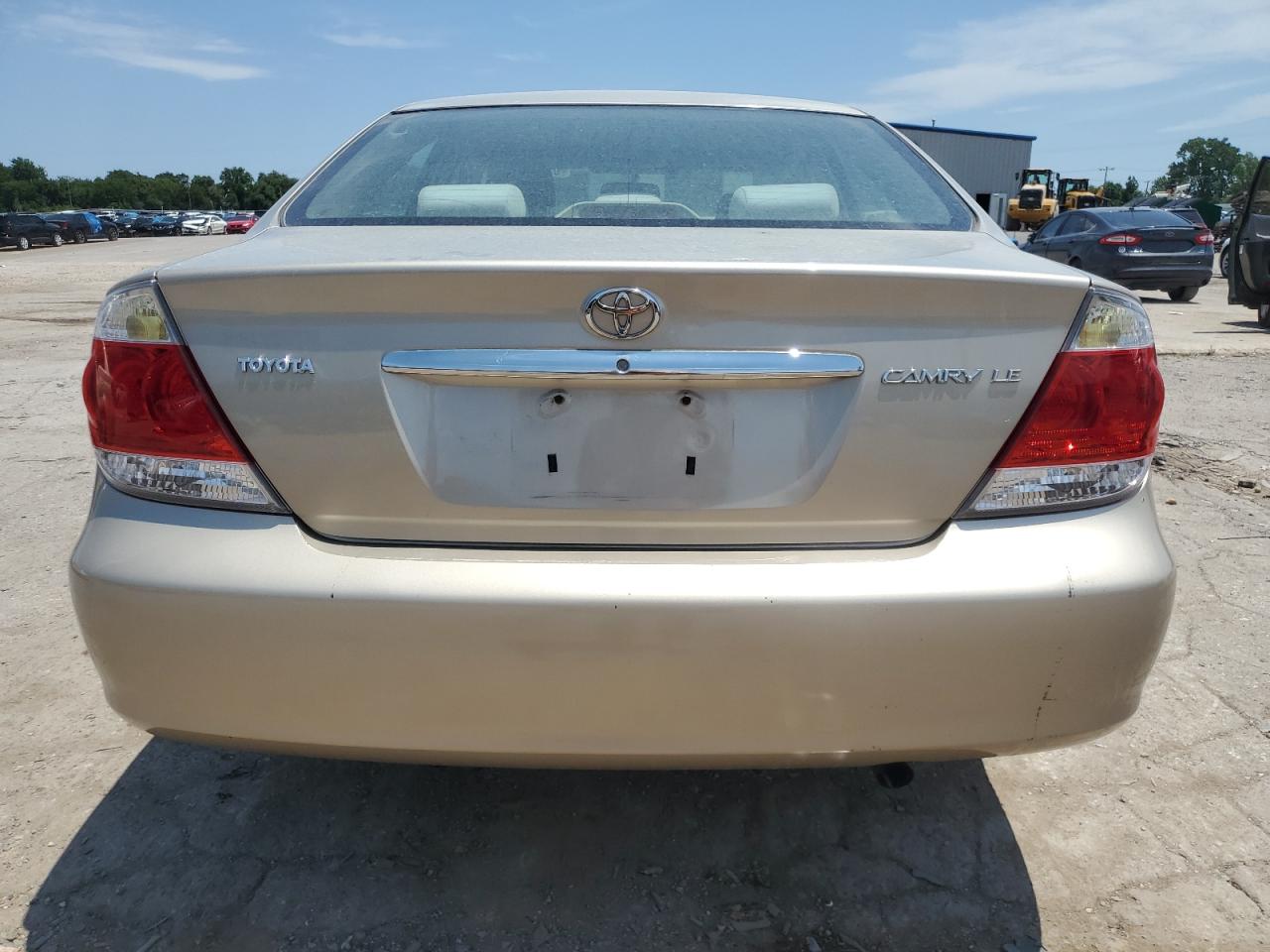2005 Toyota Camry Le VIN: 4T1BE30K75U510712 Lot: 62764734