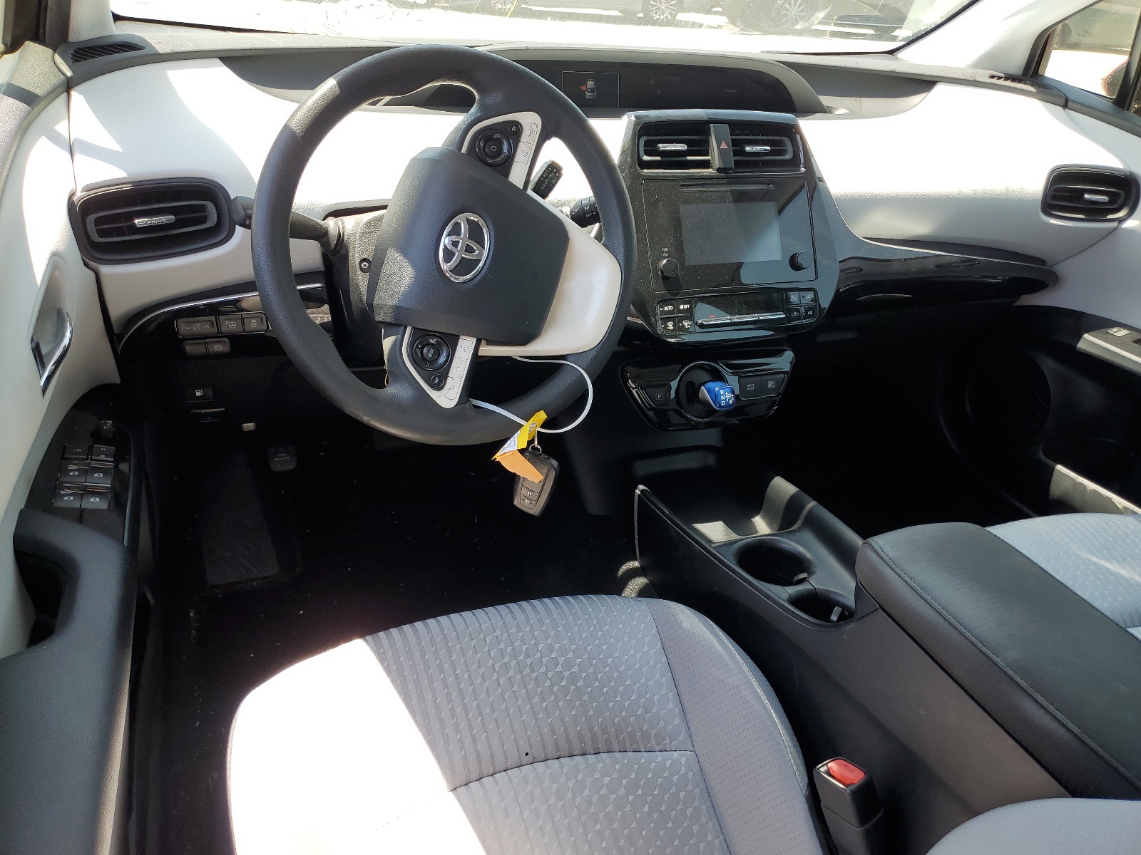 JTDKBRFU9H3568856 2017 Toyota Prius