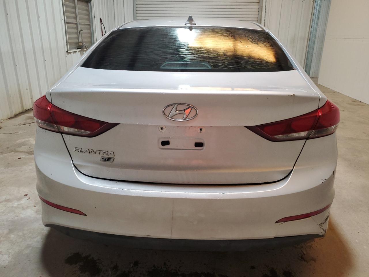 2017 Hyundai Elantra - Image 6