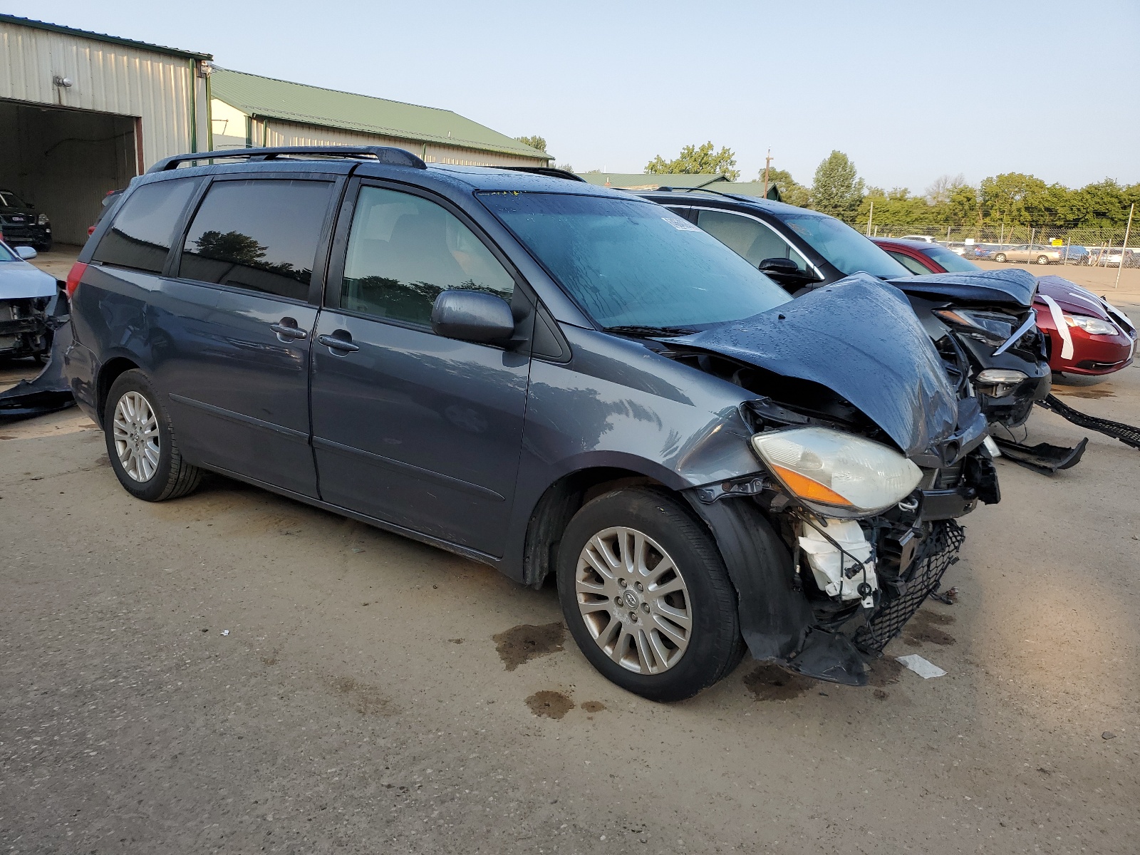 5TDYK4CCXAS318846 2010 Toyota Sienna Xle