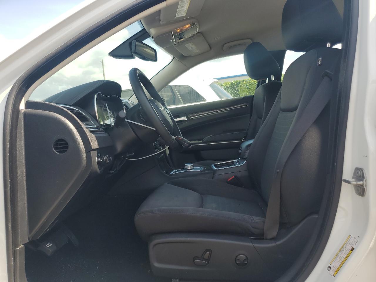 2022 Chrysler 300 Touring VIN: 2C3CCAAG5NH218190 Lot: 65536074