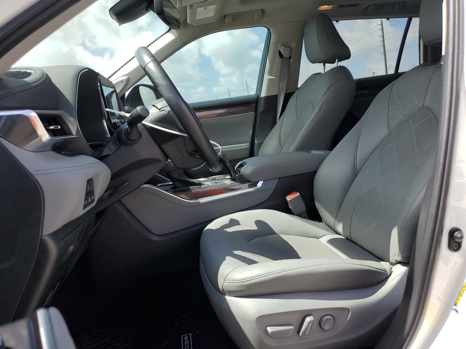 5TDFZRBH3NS256208 2022 Toyota Highlander Platinum