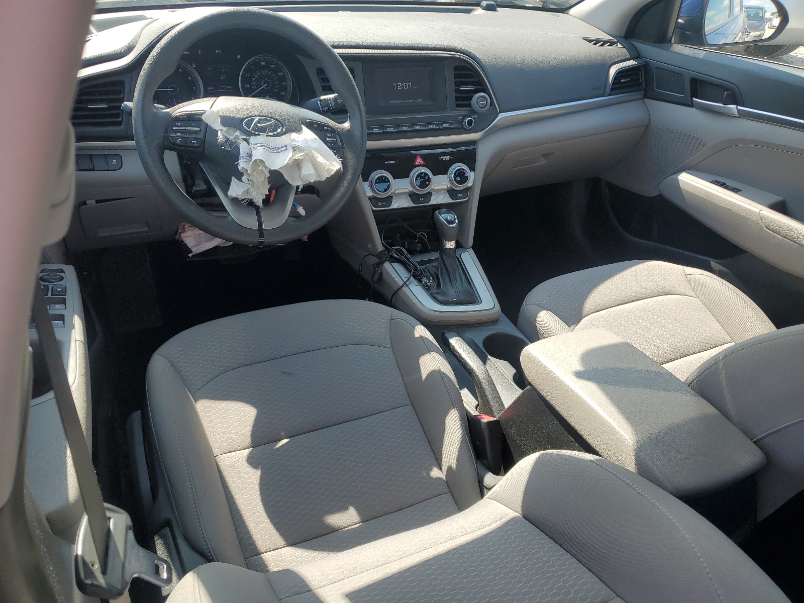 2019 Hyundai Elantra Se vin: 5NPD74LF4KH481591