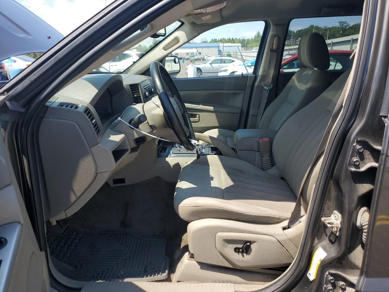 2006 Jeep Grand Cherokee Laredo VIN: 1J4GR48K56C196777 Lot: 63504114