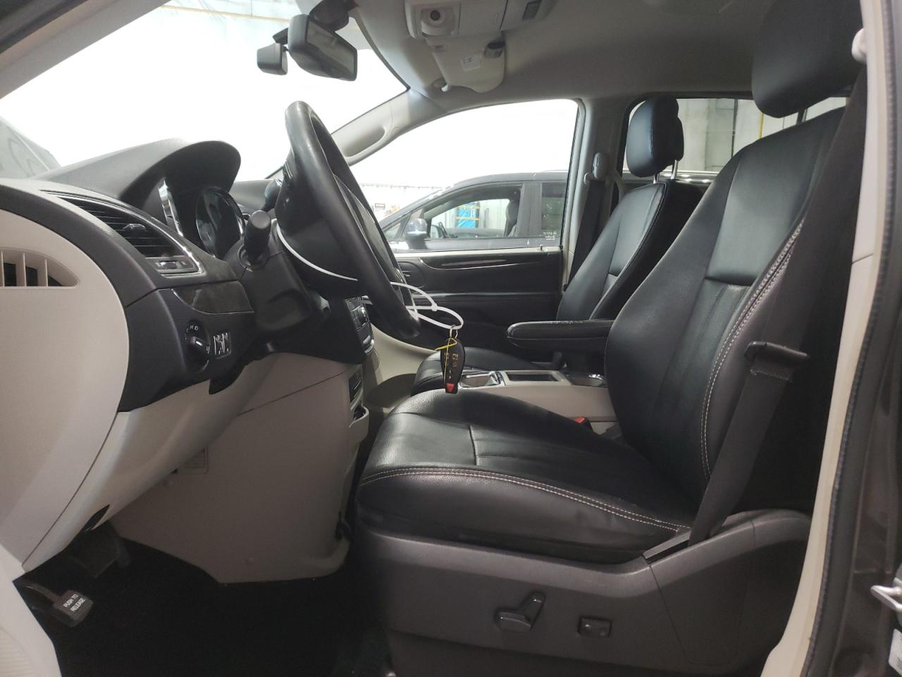 2015 Chrysler Town & Country Touring L VIN: 2C4RC1CG7FR754881 Lot: 63781144