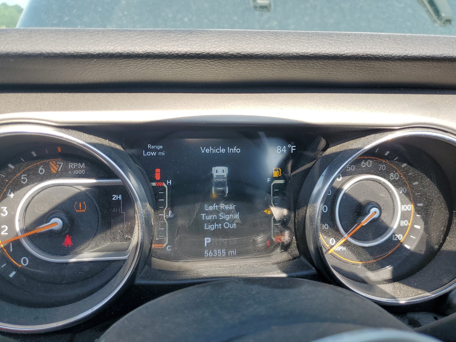 1C4HJXDG4KW557865 2019 Jeep Wrangler Unlimited Sport