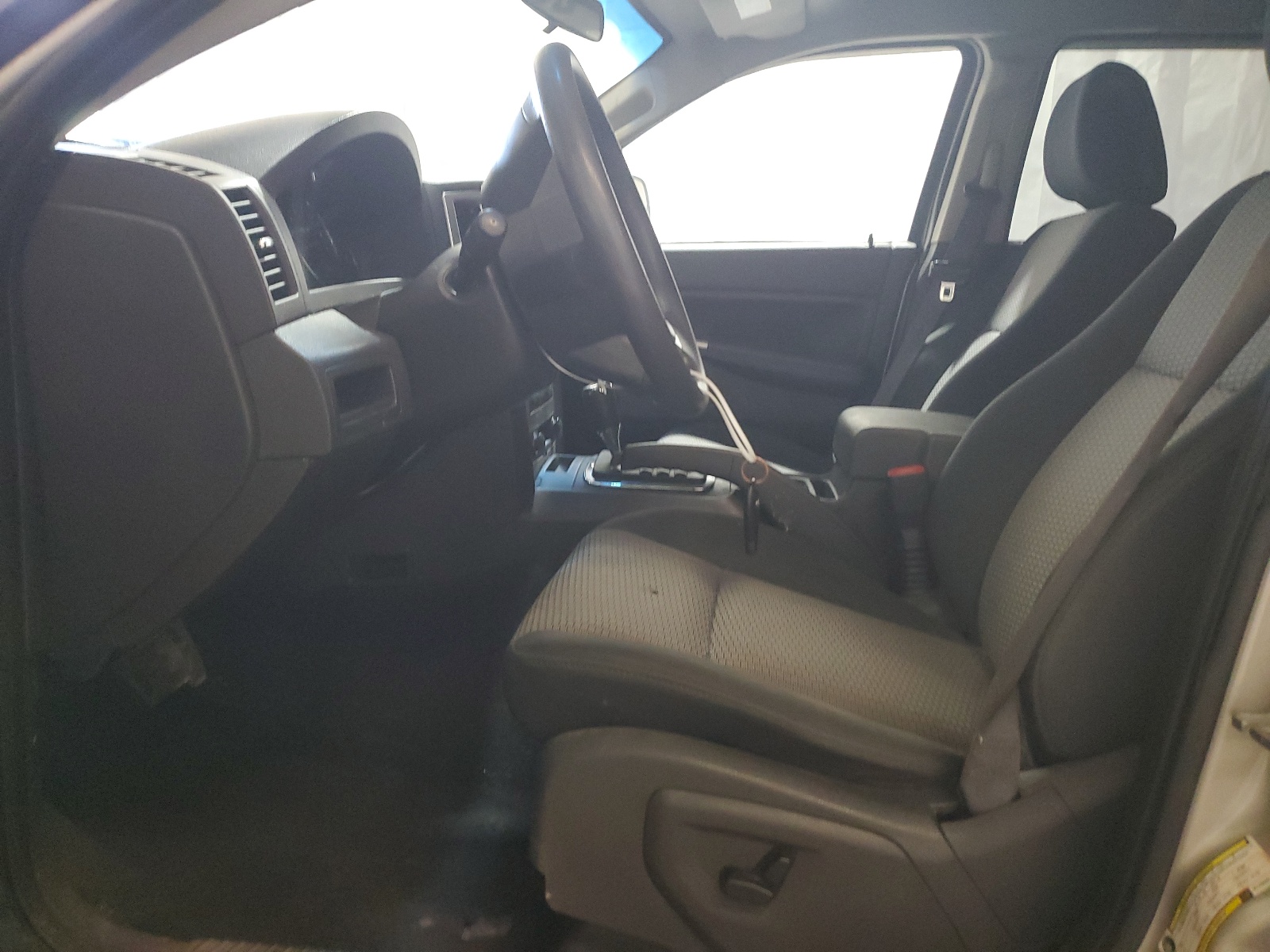 1J8GR48K48C139682 2008 Jeep Grand Cherokee Laredo