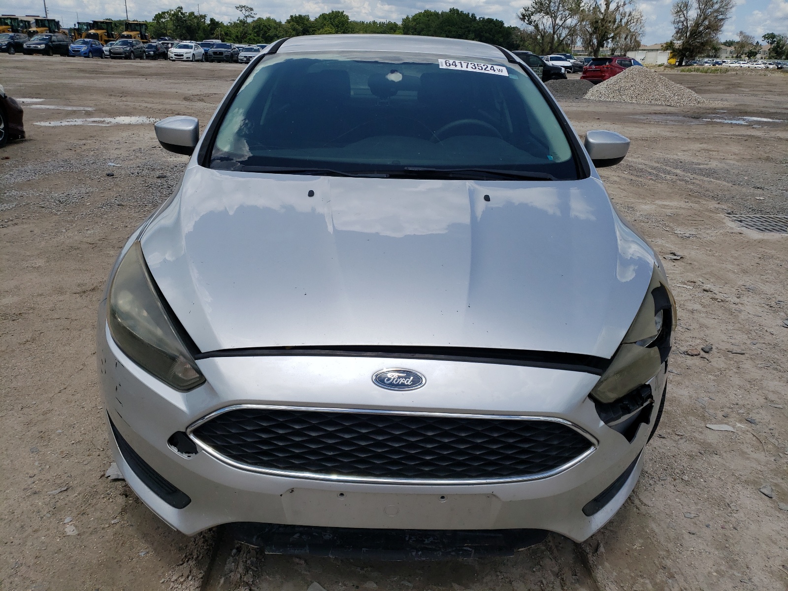 2018 Ford Focus Se vin: 1FADP3F23JL266187