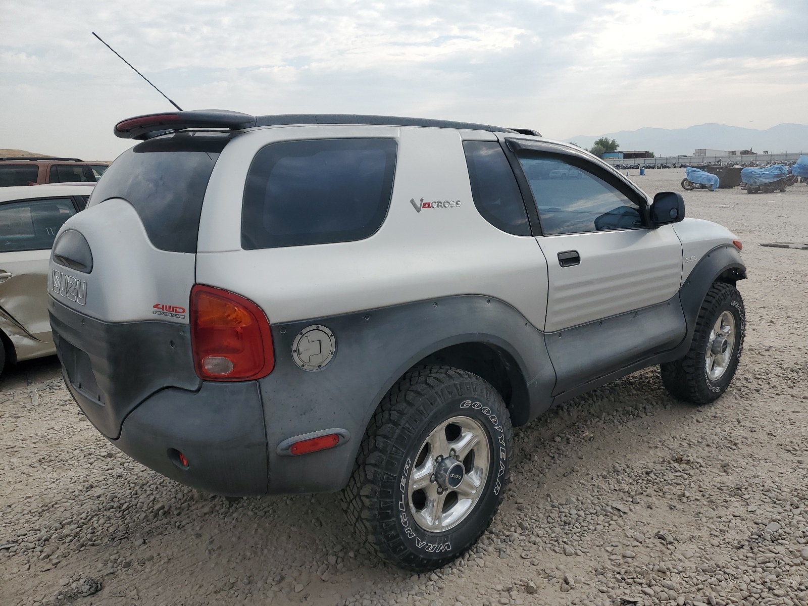 JACCN57X1X7990624 1999 Isuzu Vehicross