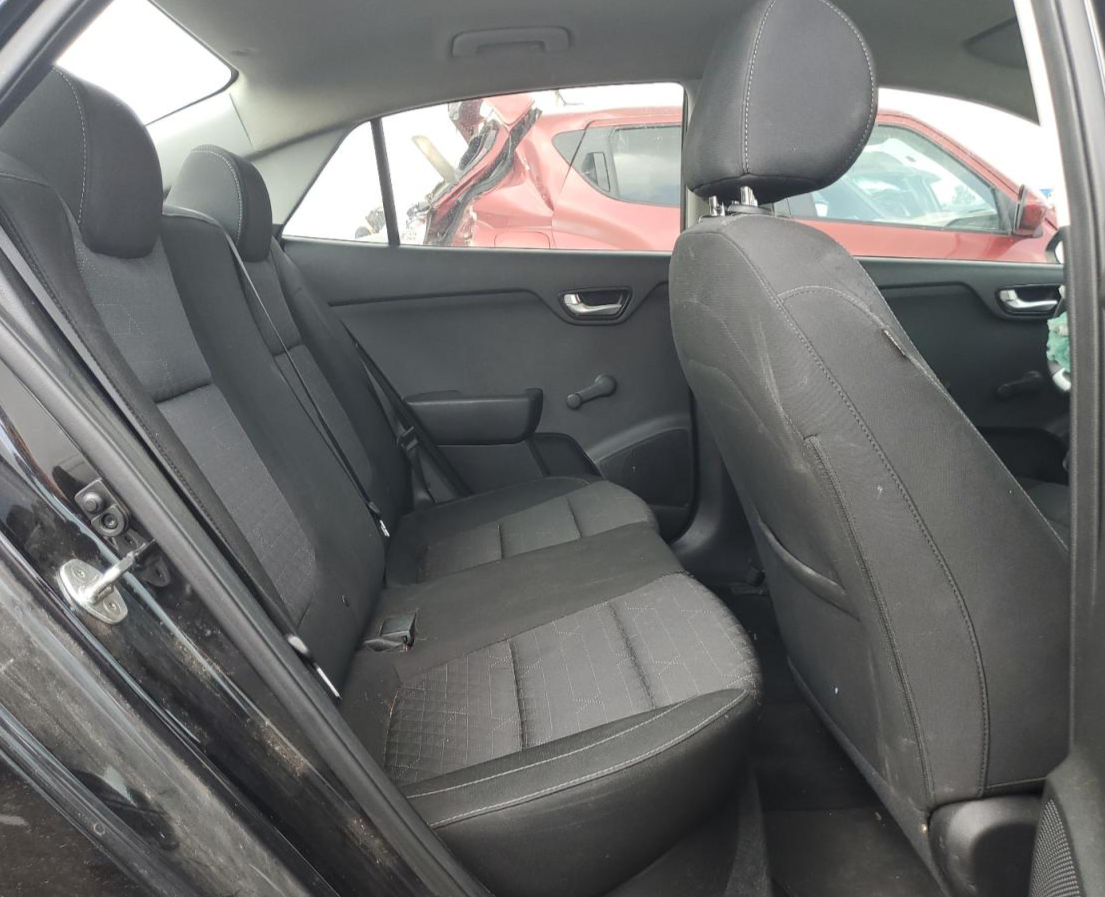 3KPA24AB0JE046622 2018 Kia Rio Lx