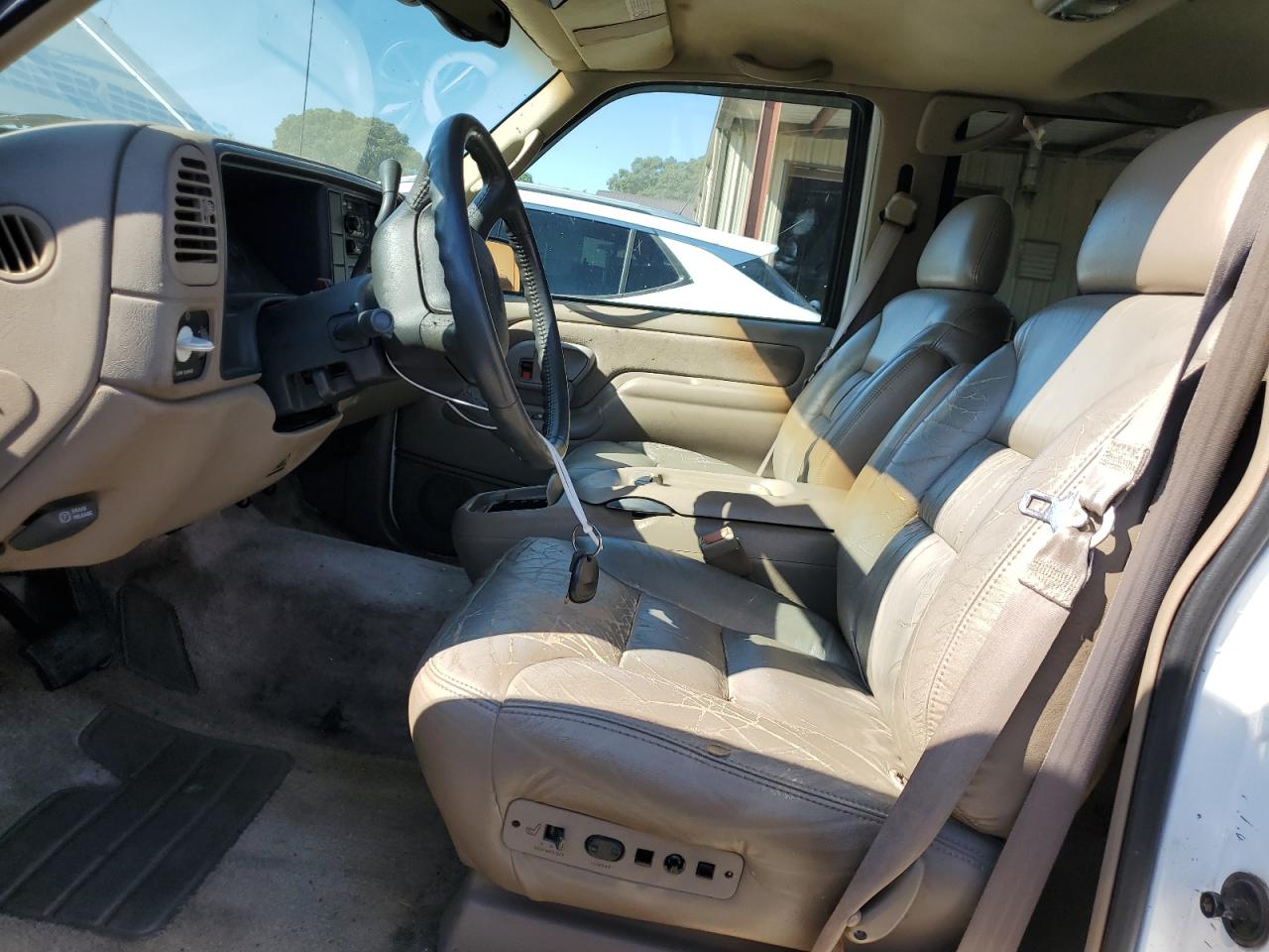 1998 Chevrolet Suburban K1500 VIN: 3GNFK16RXWG115555 Lot: 59889174