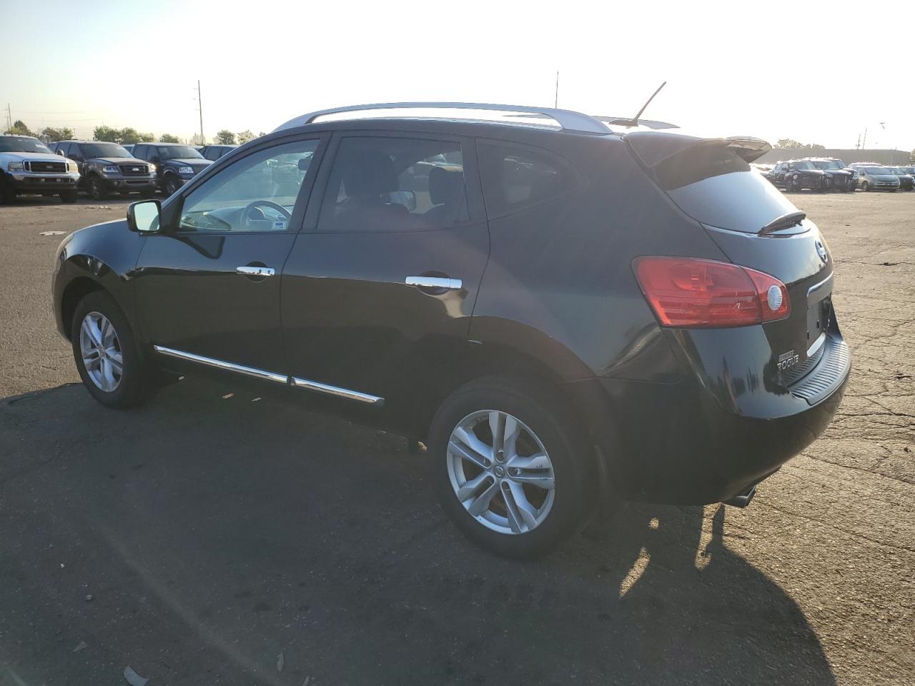 2012 Nissan Rogue - Image 2