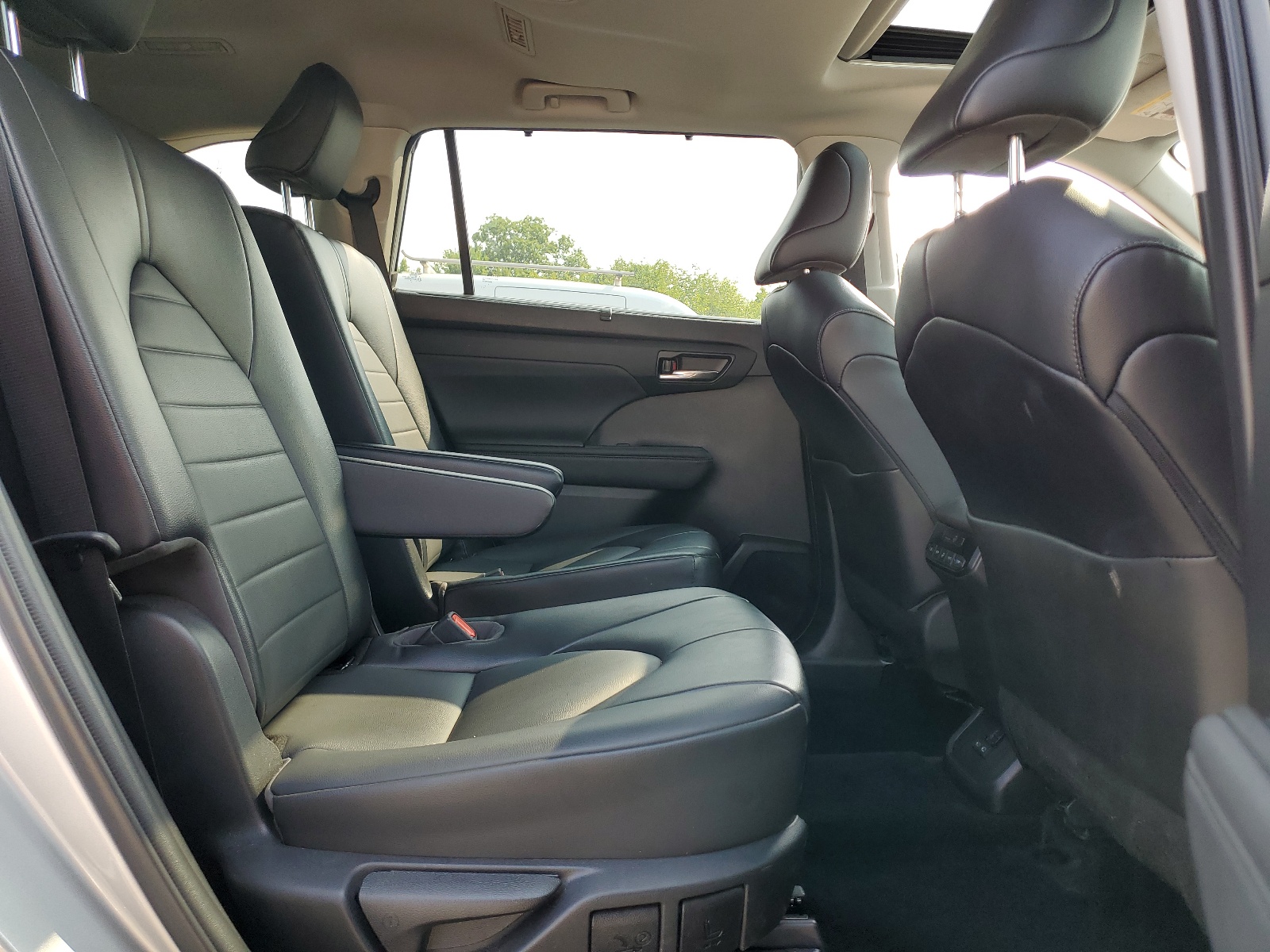 5TDGBRCH7NS559449 2022 Toyota Highlander Hybrid Xle