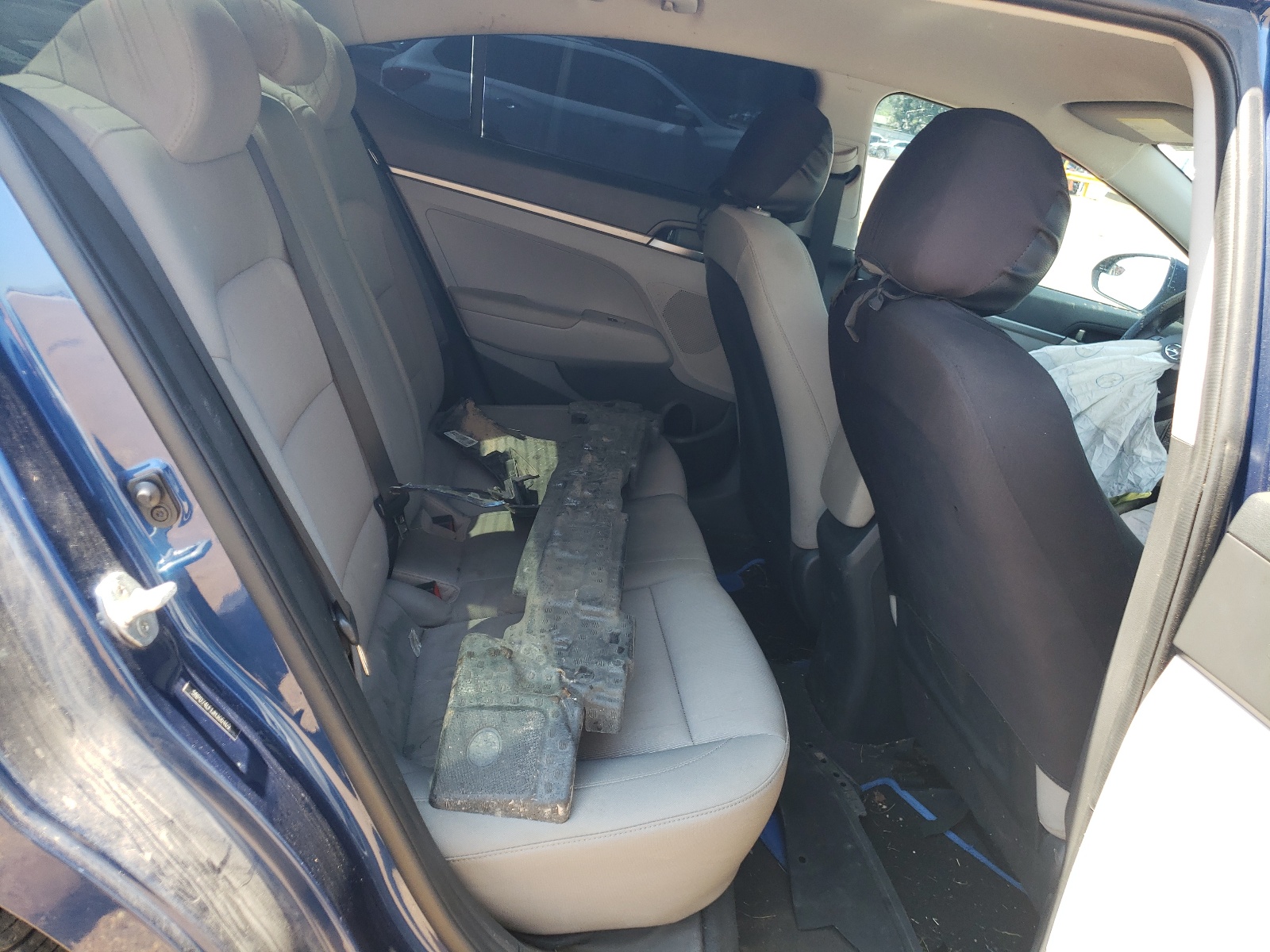 5NPD74LF1JH306469 2018 Hyundai Elantra Se