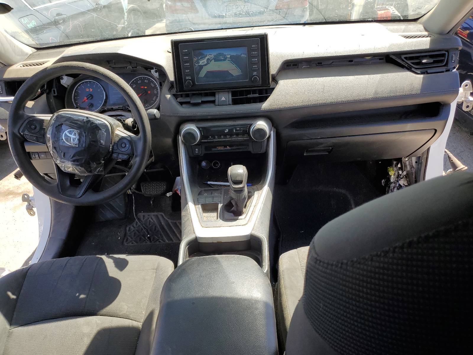 2T3H1RFV5KW017673 2019 Toyota Rav4 Le