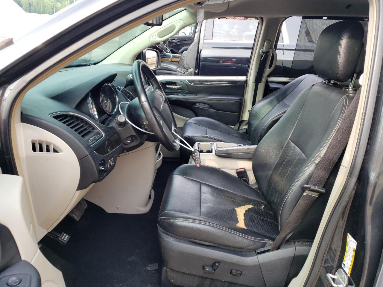 2011 Chrysler Town & Country Touring L VIN: 2A4RR8DG0BR677328 Lot: 62893384