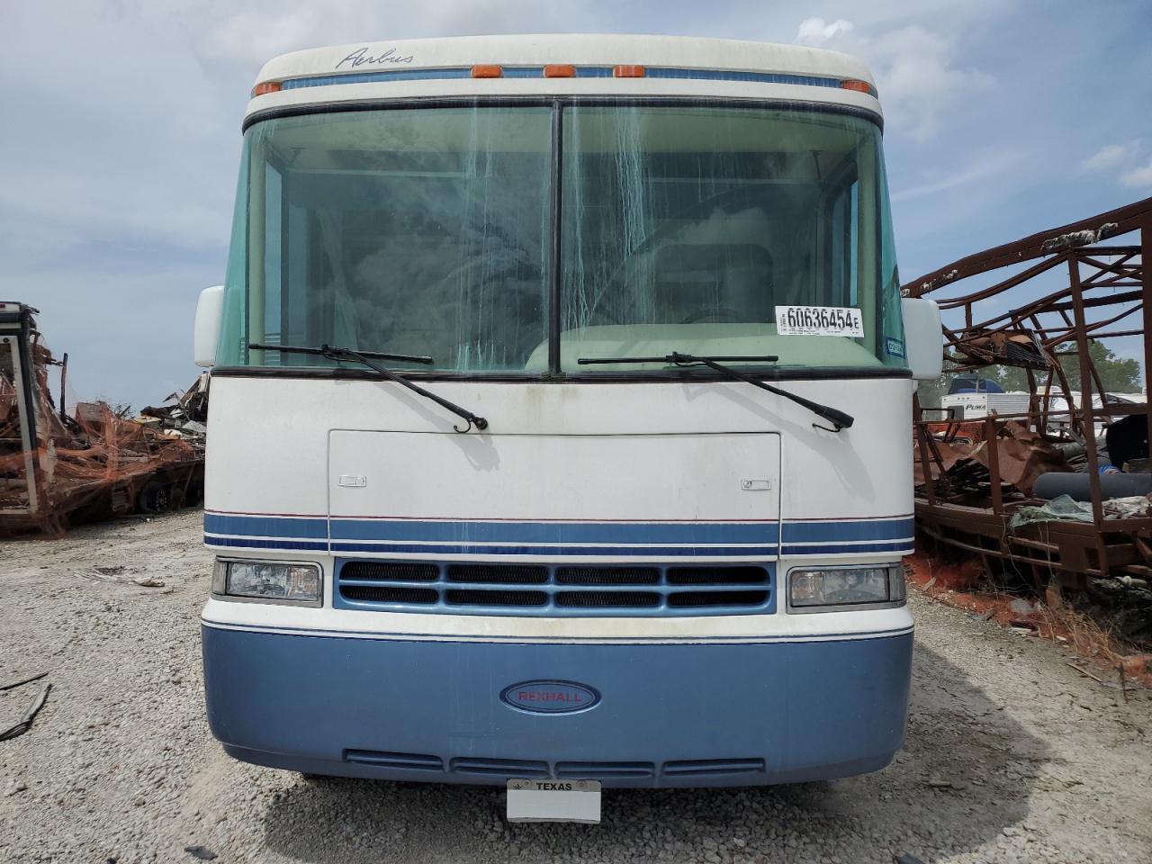 1FCNF53S610A18843 2001 Ford F550 Super Duty Stripped Chassis