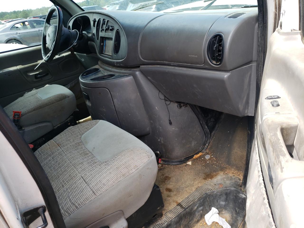 1998 Ford Econoline E350 Super Duty VIN: 1FBSS31L1WHA52443 Lot: 61202054